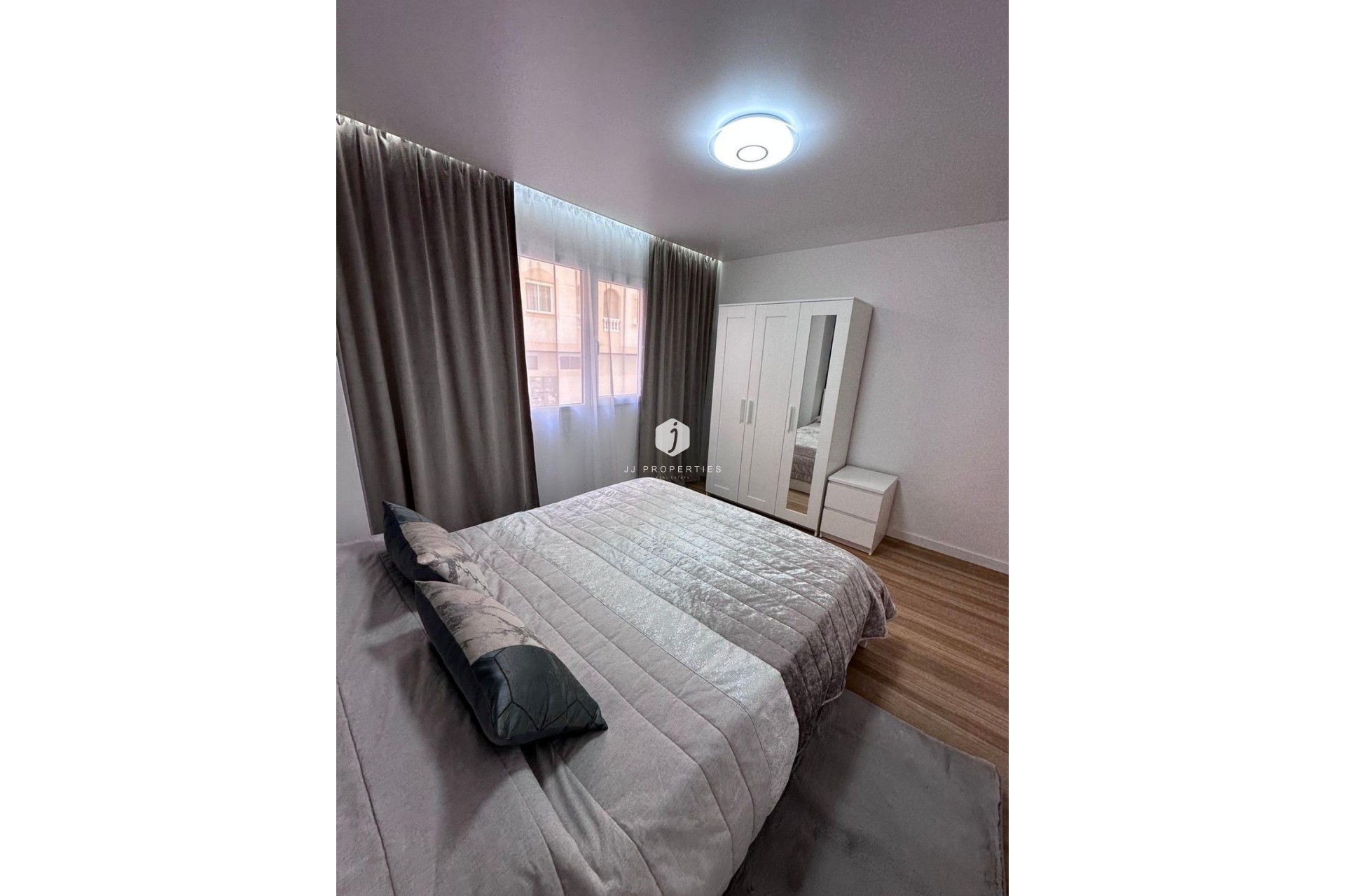 Aus zweiter Hand - Wohnung -
Torrevieja - Estacion de autobuses