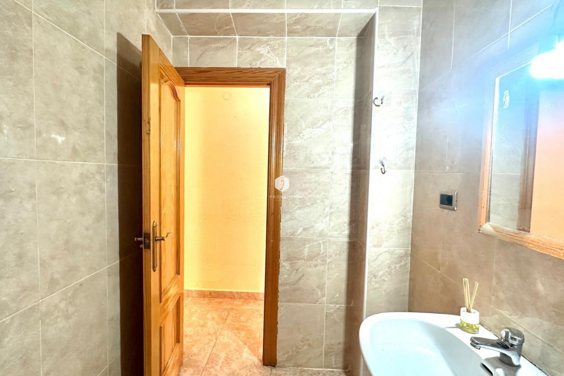 Aus zweiter Hand - Wohnung -
Torrevieja - Estacion de autobuses