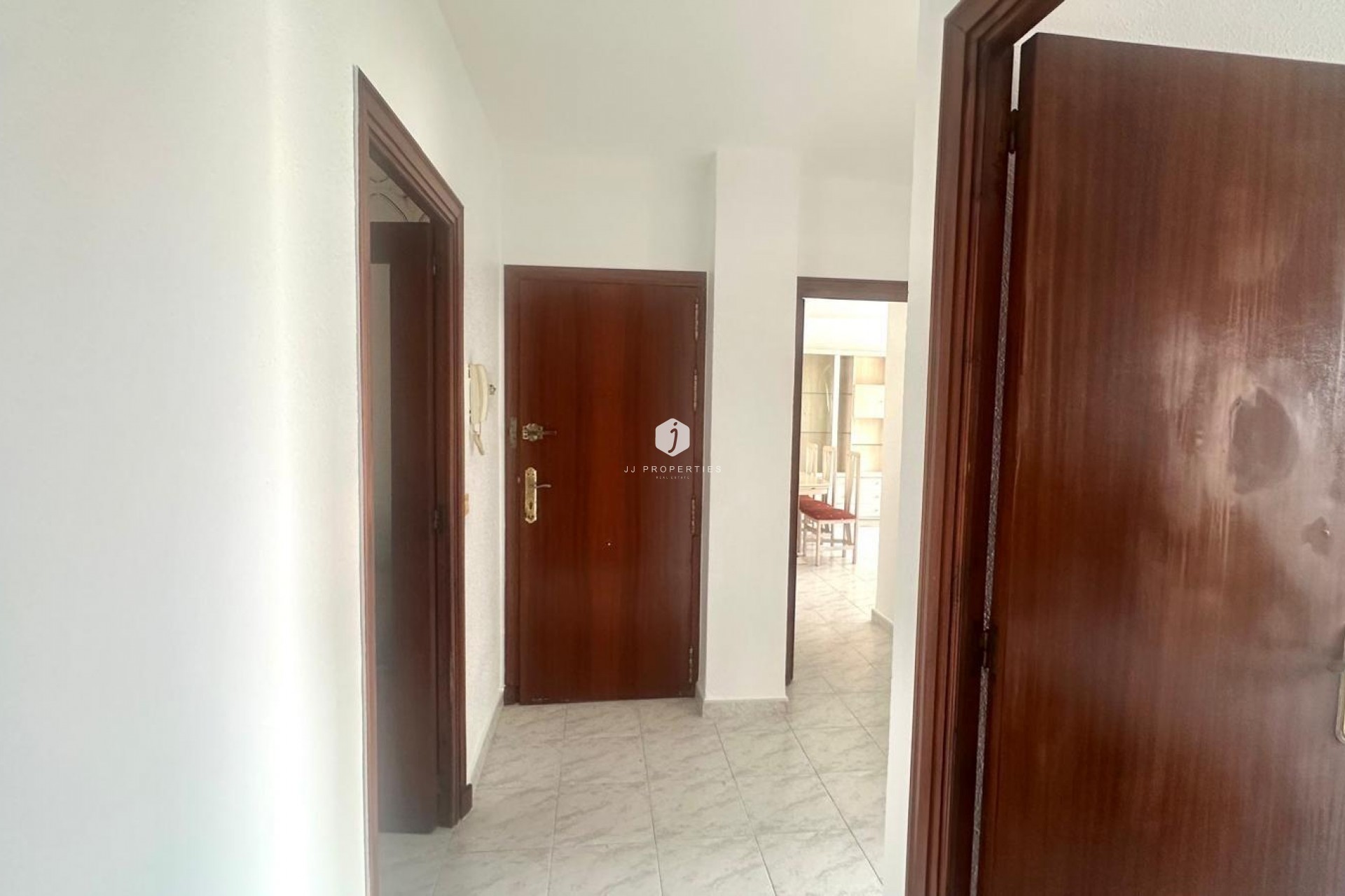 Aus zweiter Hand - Wohnung -
Torrevieja - Estacion de autobuses