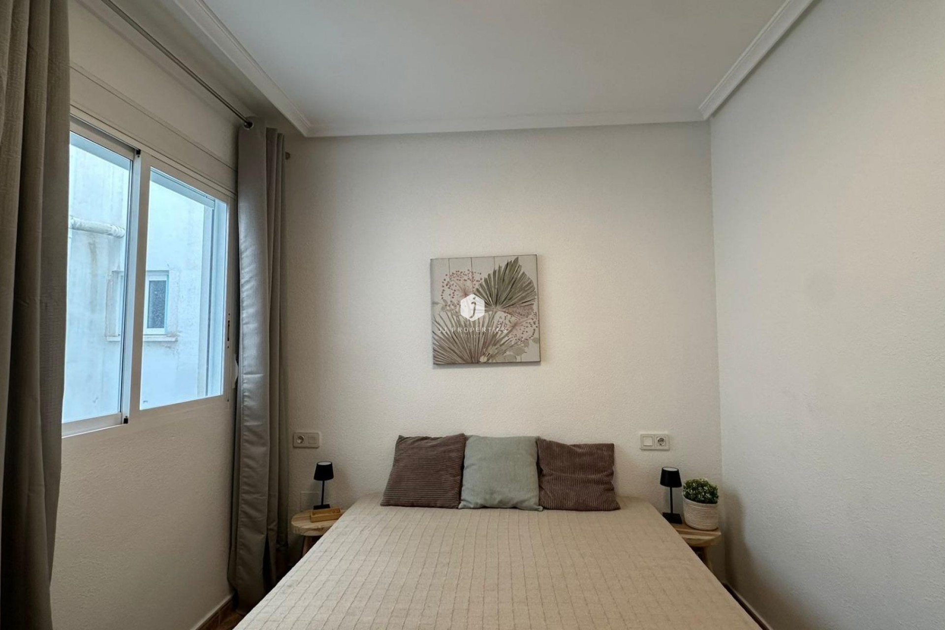 Aus zweiter Hand - Wohnung -
Torrevieja - Estacion de autobuses