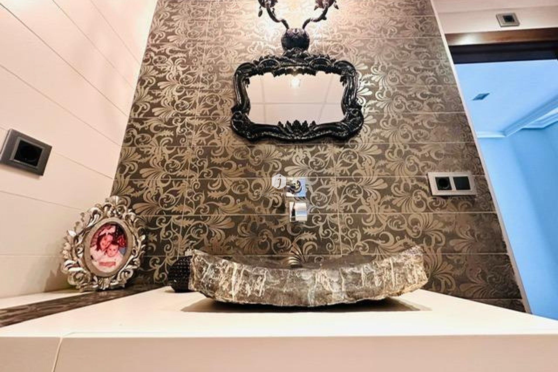 Aus zweiter Hand - Wohnung -
Torrevieja - Estacion de autobuses