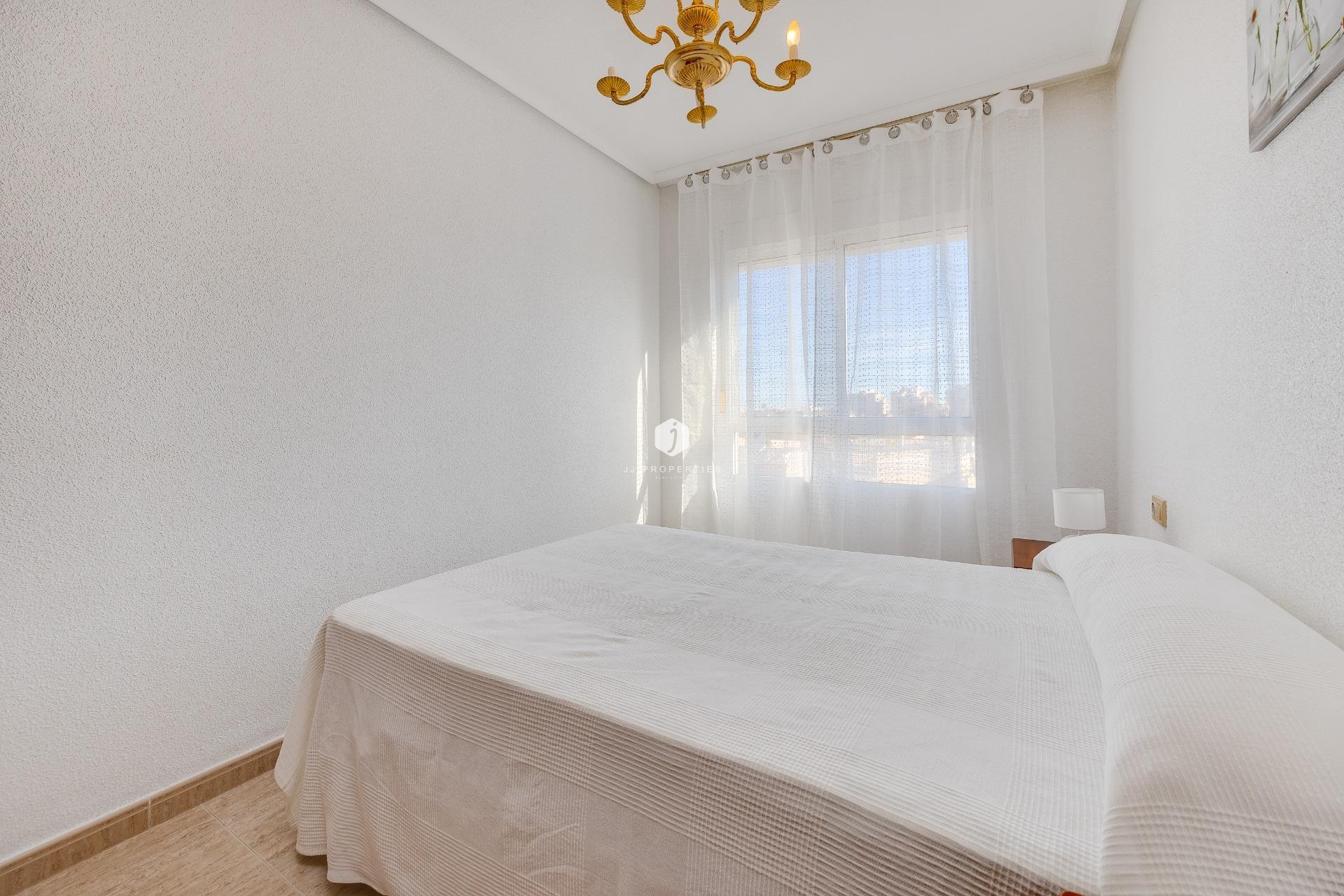 Aus zweiter Hand - Wohnung -
Torrevieja - Estacion de autobuses