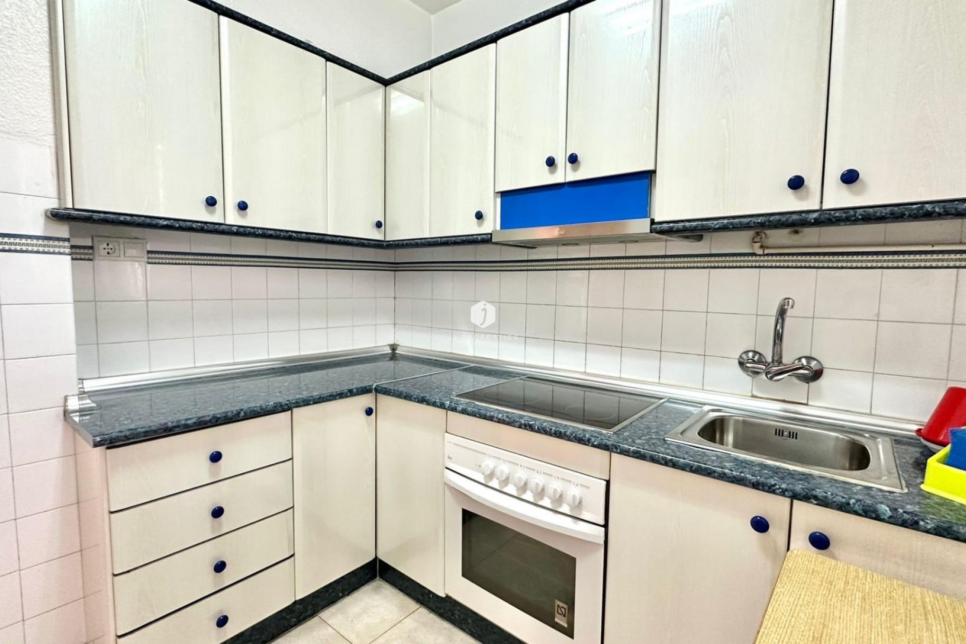 Aus zweiter Hand - Wohnung -
Torrevieja - Estacion de autobuses