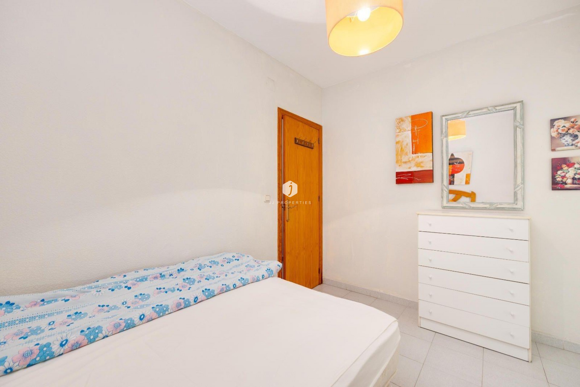 Aus zweiter Hand - Wohnung -
Torrevieja - Estacion de autobuses