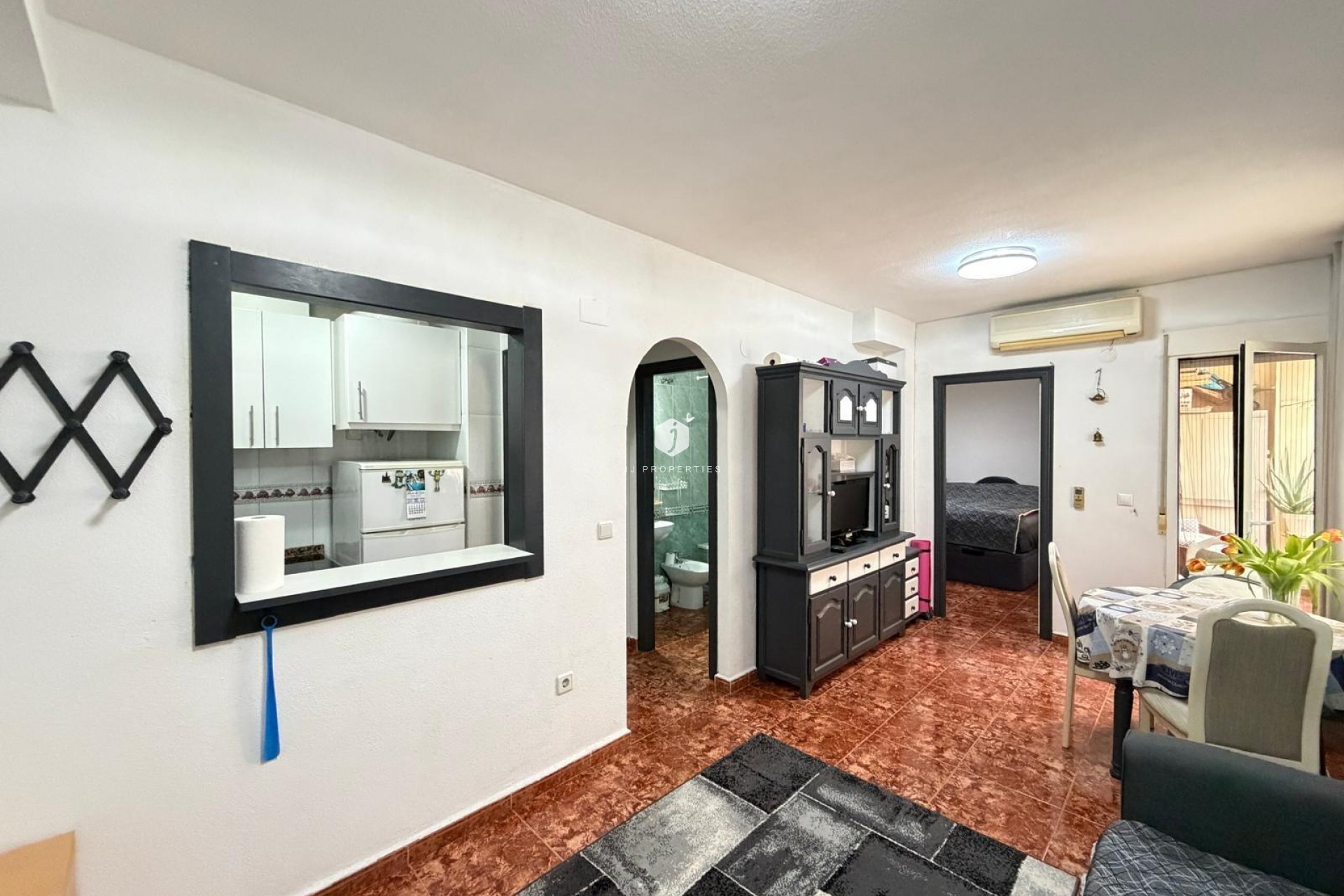Aus zweiter Hand - Wohnung -
Torrevieja - Estacion de autobuses
