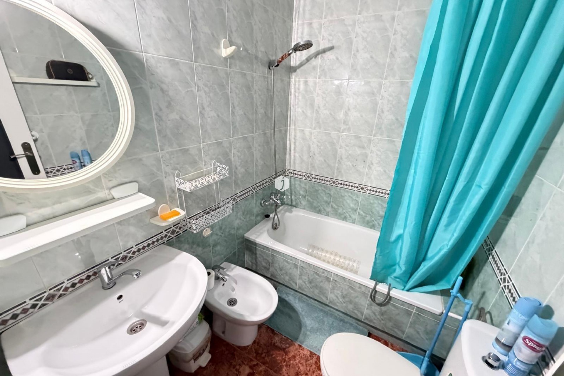 Aus zweiter Hand - Wohnung -
Torrevieja - Estacion de autobuses