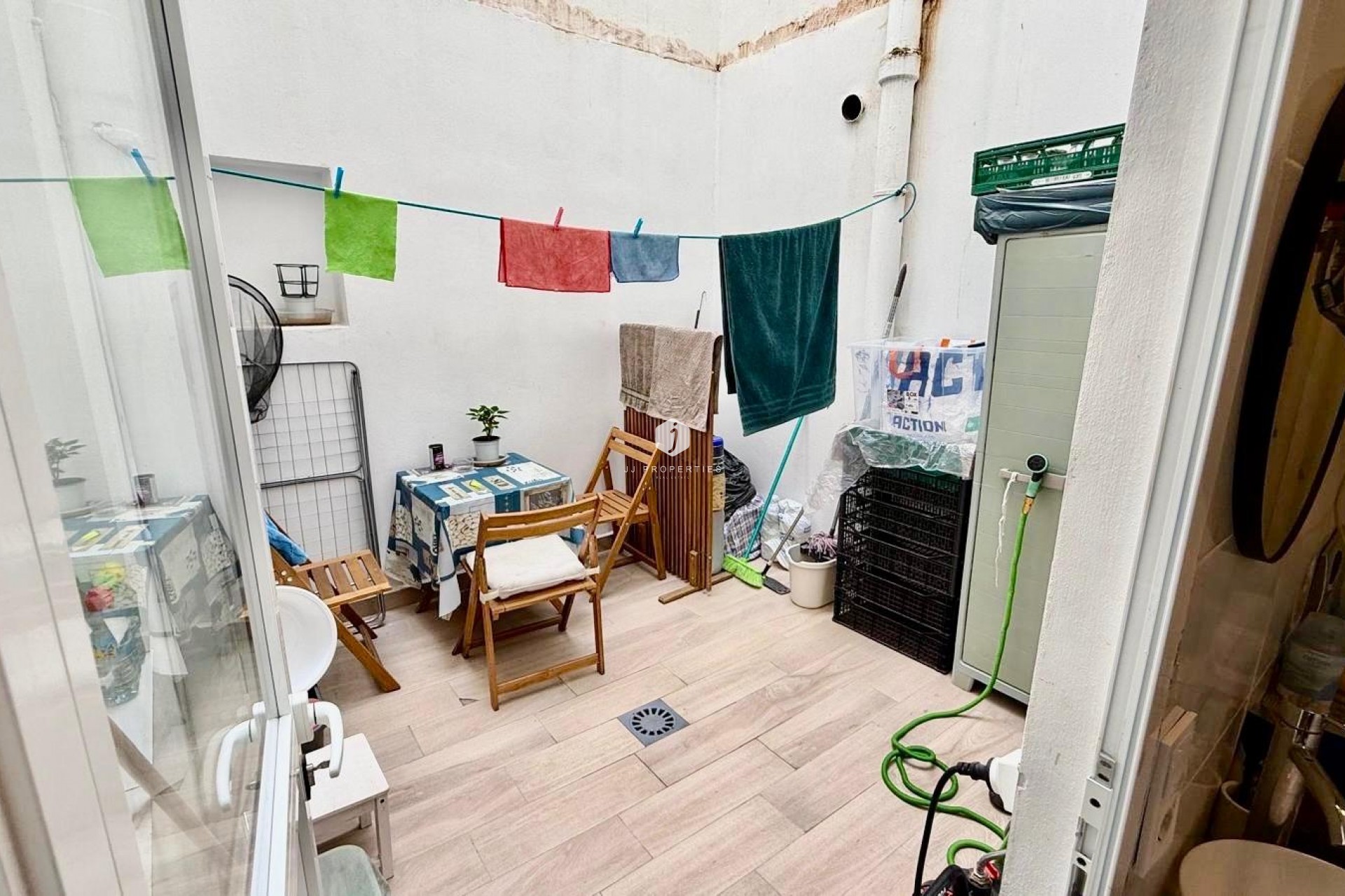 Aus zweiter Hand - Wohnung -
Torrevieja - Estacion de autobuses