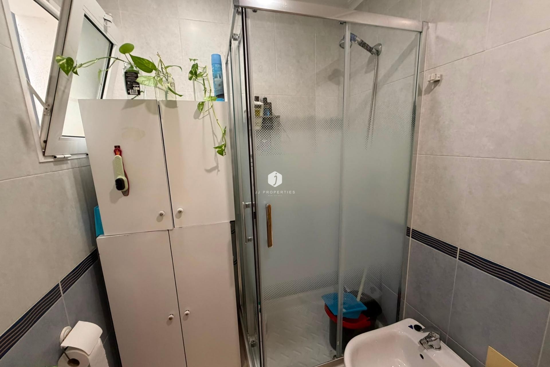 Aus zweiter Hand - Wohnung -
Torrevieja - Estacion de autobuses