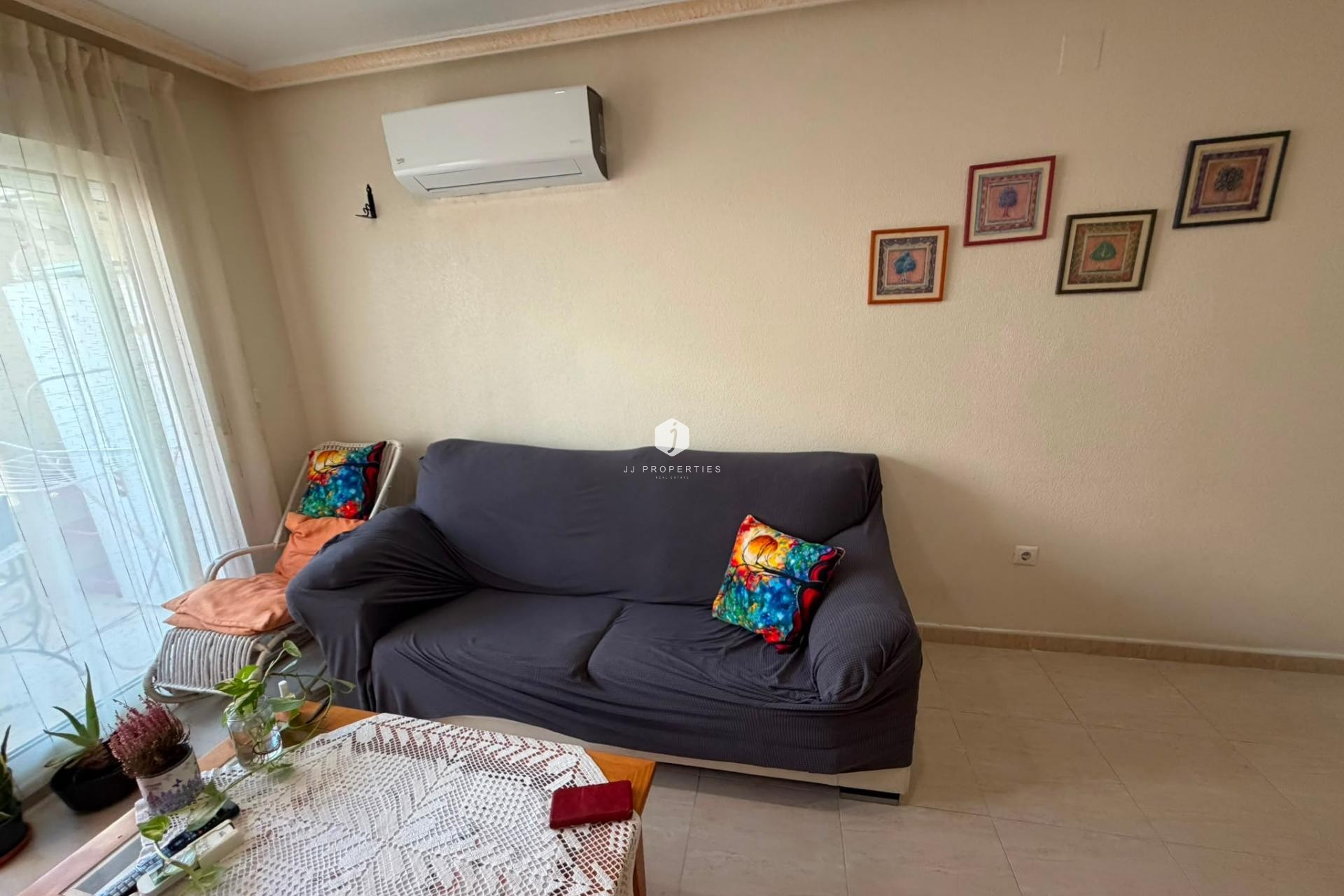 Aus zweiter Hand - Wohnung -
Torrevieja - Estacion de autobuses