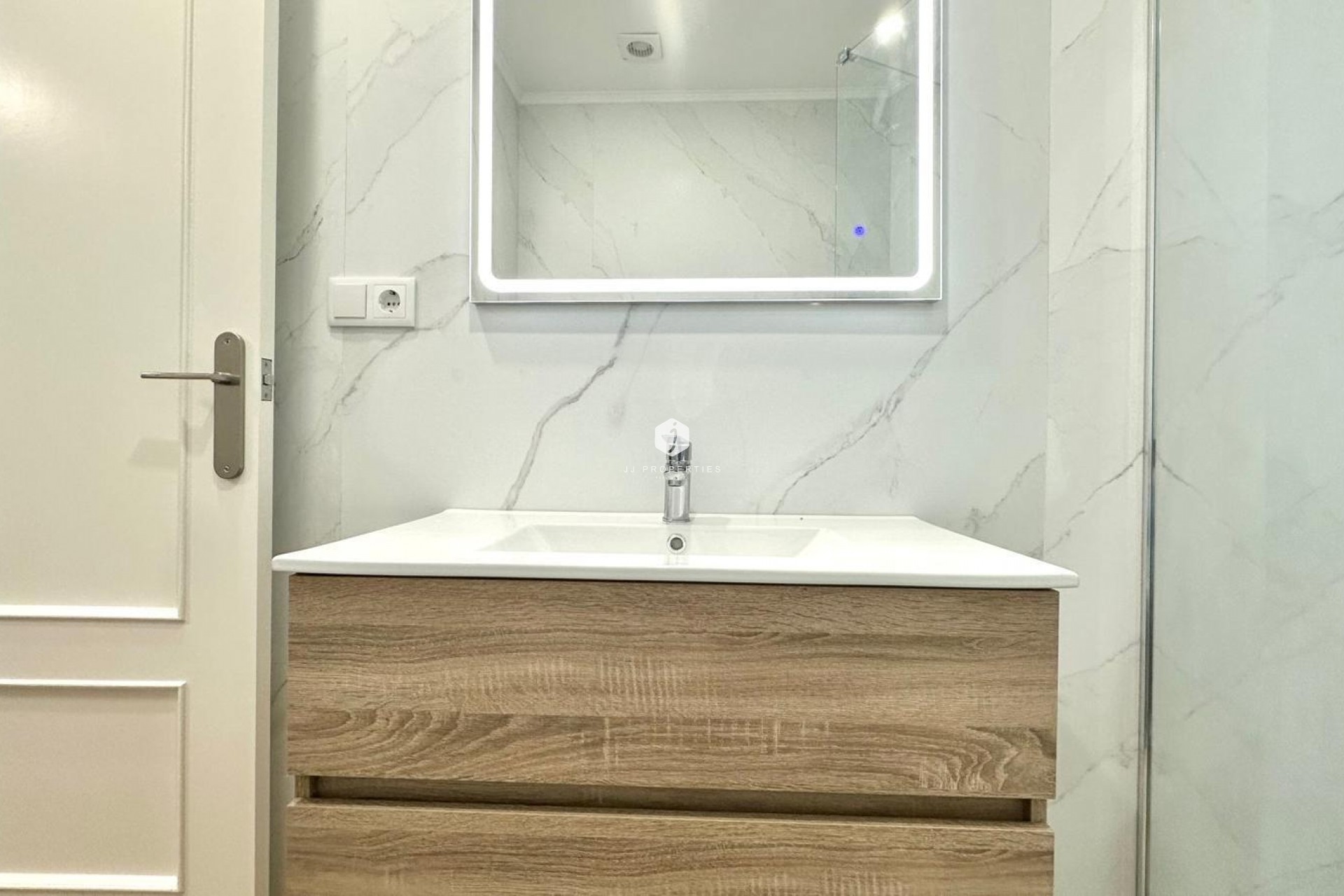 Aus zweiter Hand - Wohnung -
Torrevieja - La Mata Pueblo