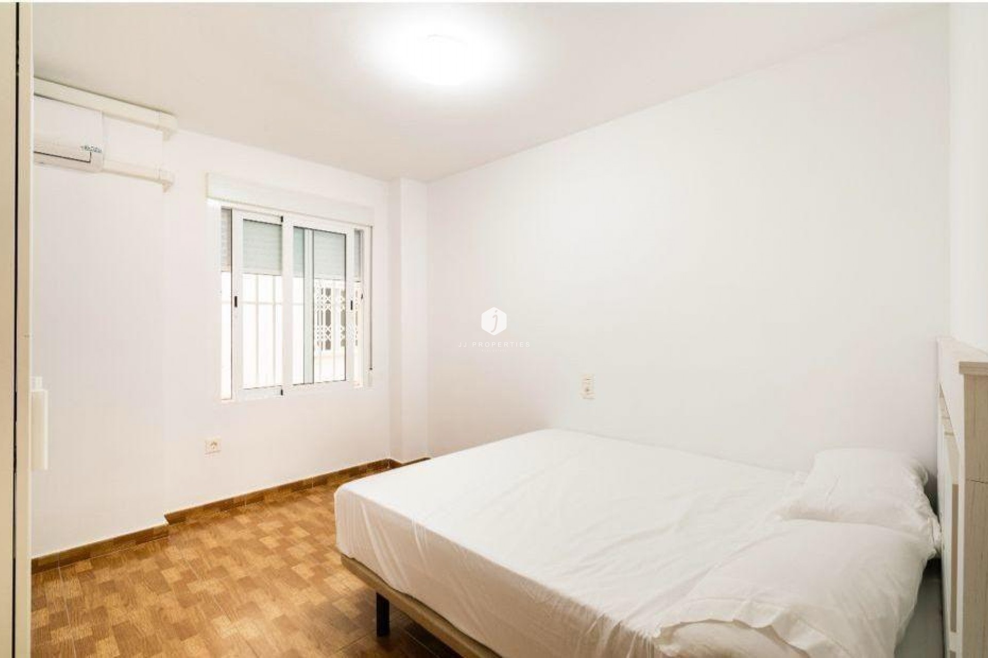 Aus zweiter Hand - Wohnung -
Torrevieja - La Mata Pueblo