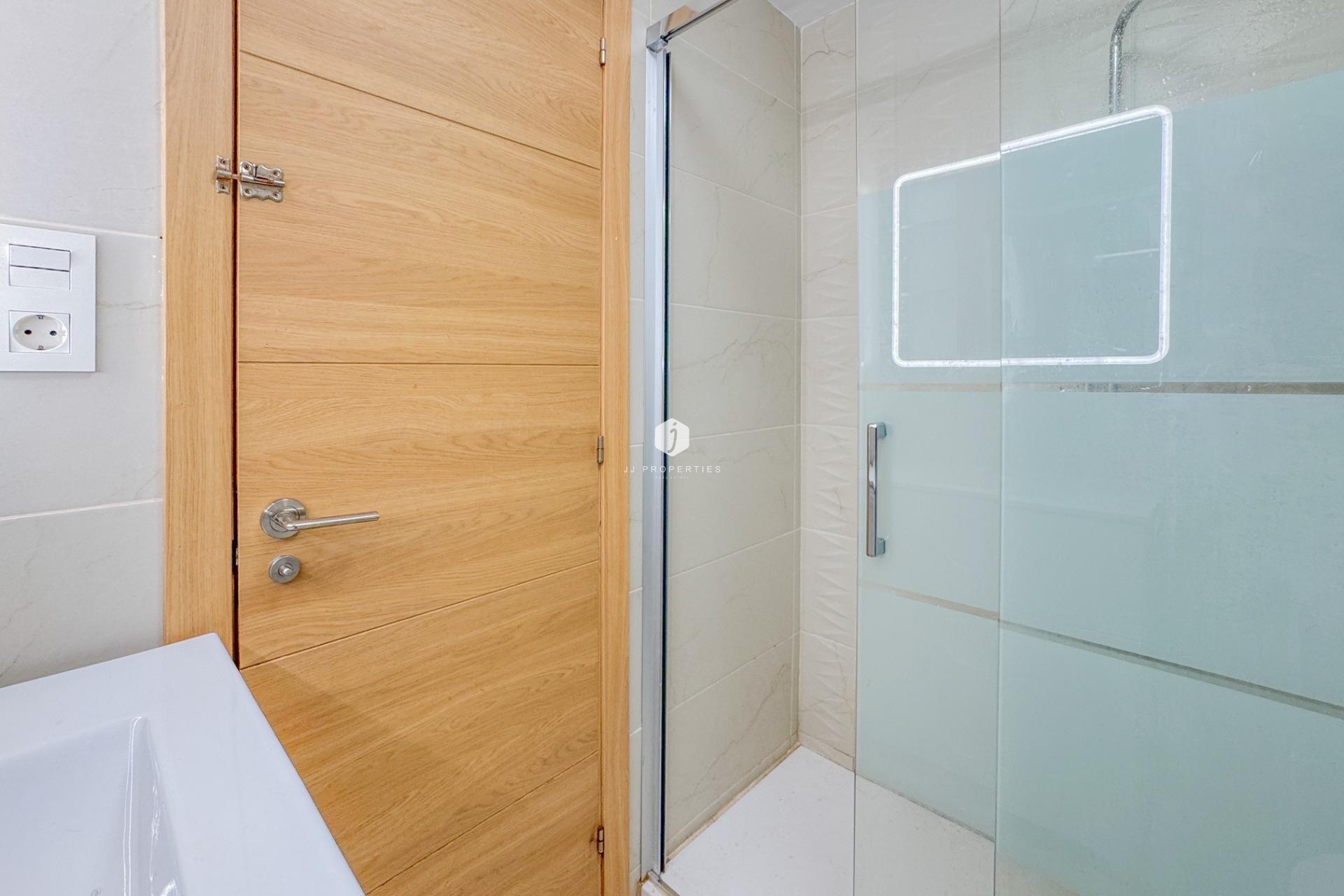 Aus zweiter Hand - Wohnung -
Torrevieja - La Mata Pueblo