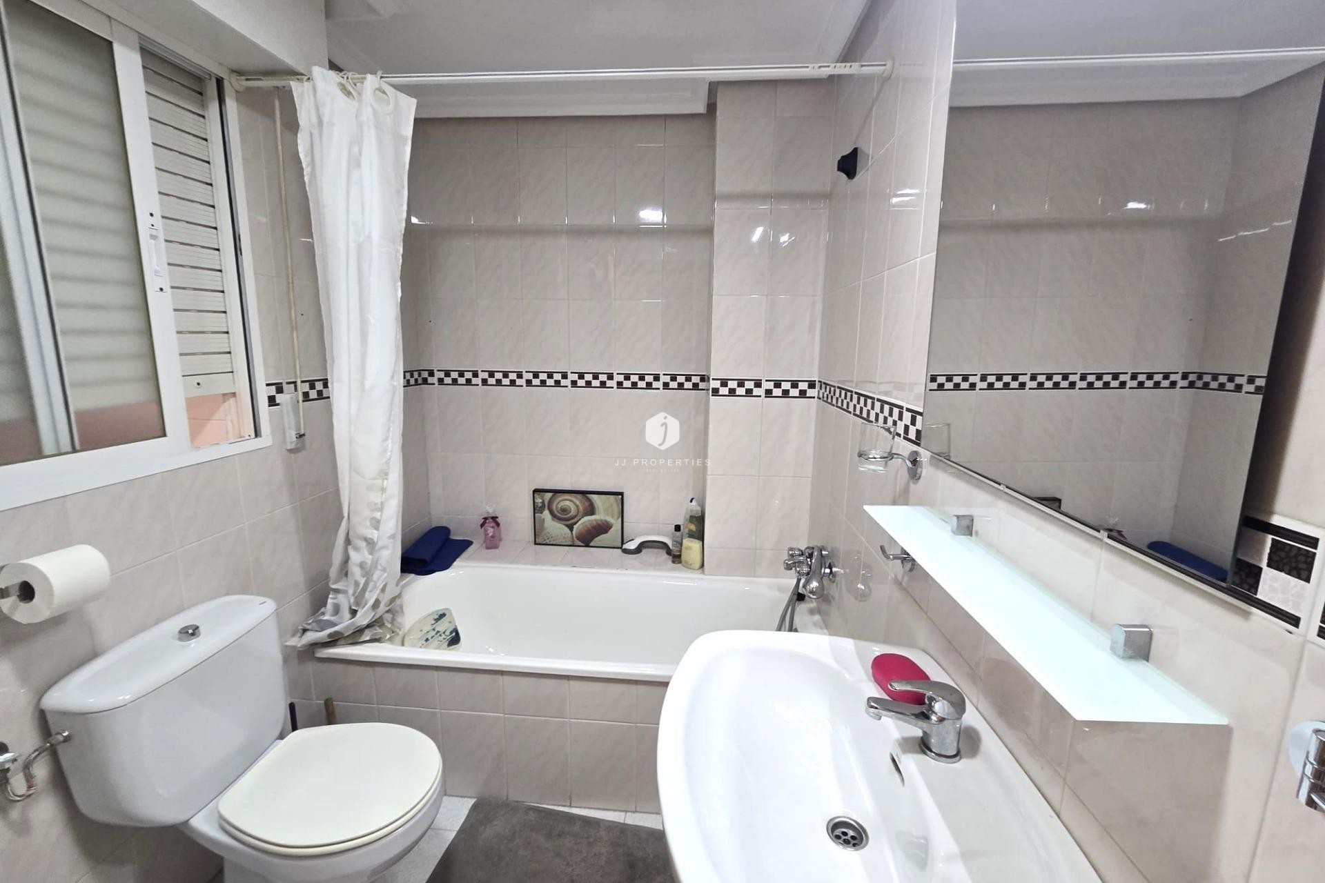 Aus zweiter Hand - Wohnung -
Torrevieja - La Mata Pueblo