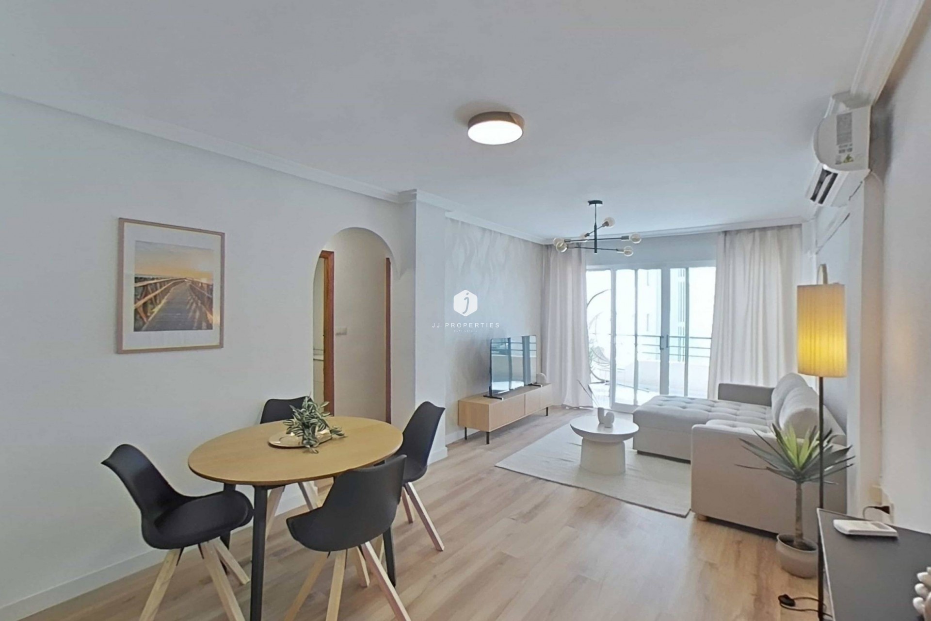 Aus zweiter Hand - Wohnung -
Torrevieja - La Mata Pueblo
