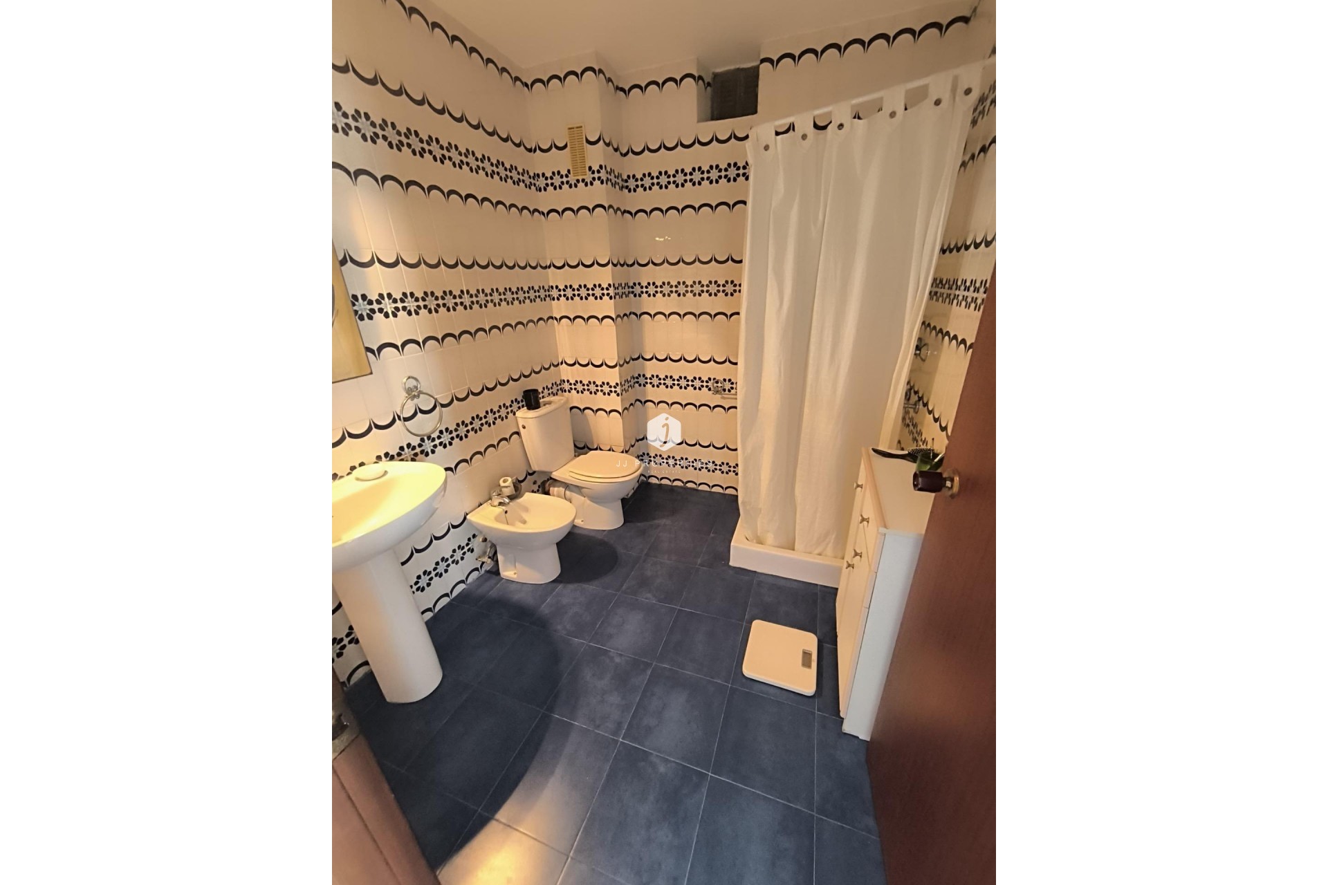 Aus zweiter Hand - Wohnung -
Torrevieja - Las Piscinas Naturales