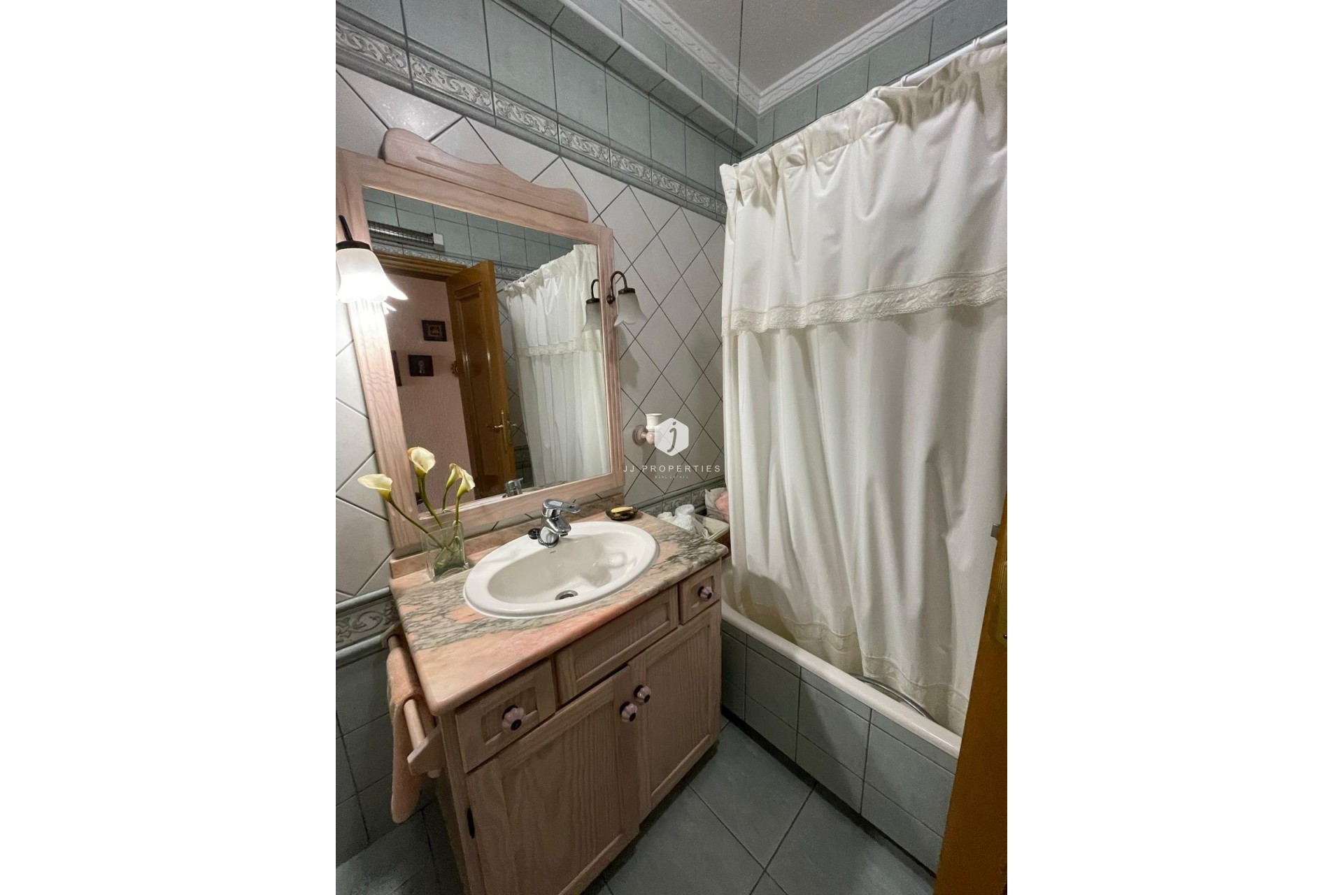 Aus zweiter Hand - Wohnung -
Torrevieja - Las Piscinas Naturales