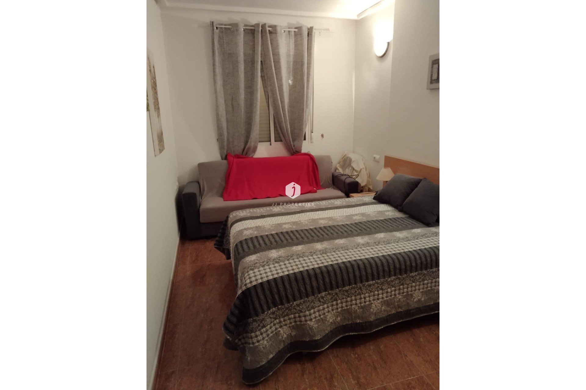 Aus zweiter Hand - Wohnung -
Torrevieja - Parque Acuático - Sector 25