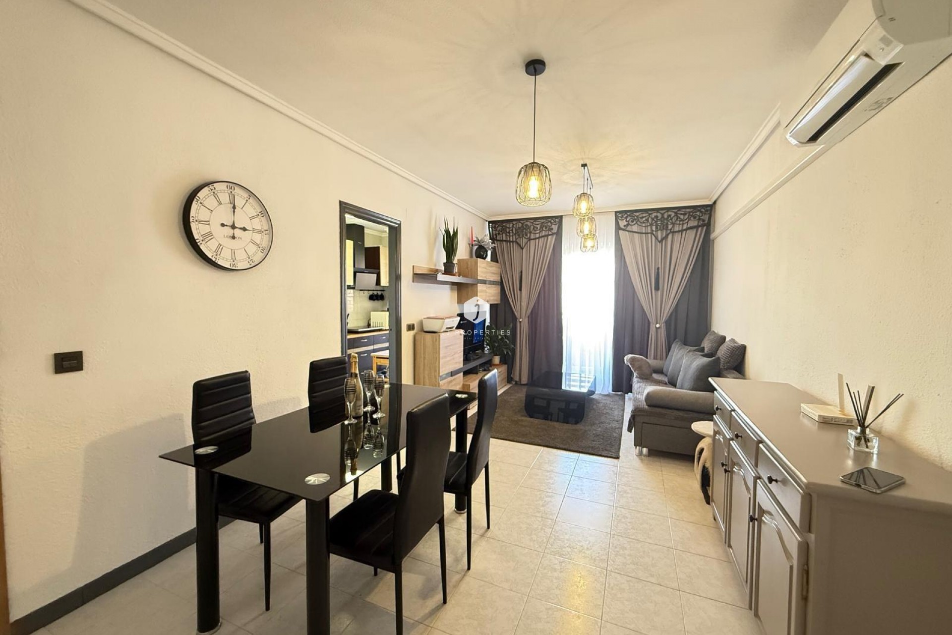 Aus zweiter Hand - Wohnung -
Torrevieja - PARQUE DE LAS NACIONES