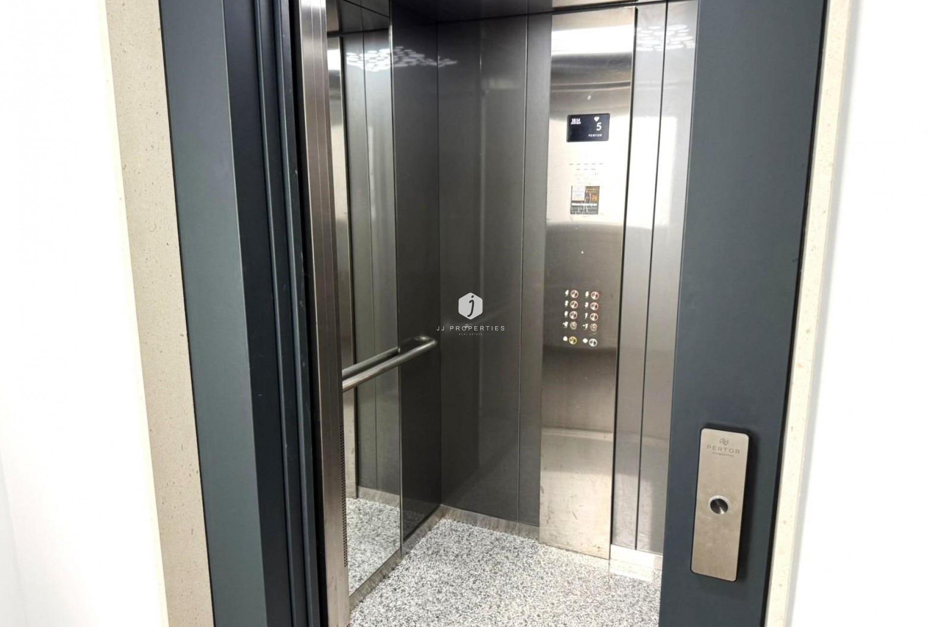 Aus zweiter Hand - Wohnung -
Torrevieja - PARQUE DE LAS NACIONES