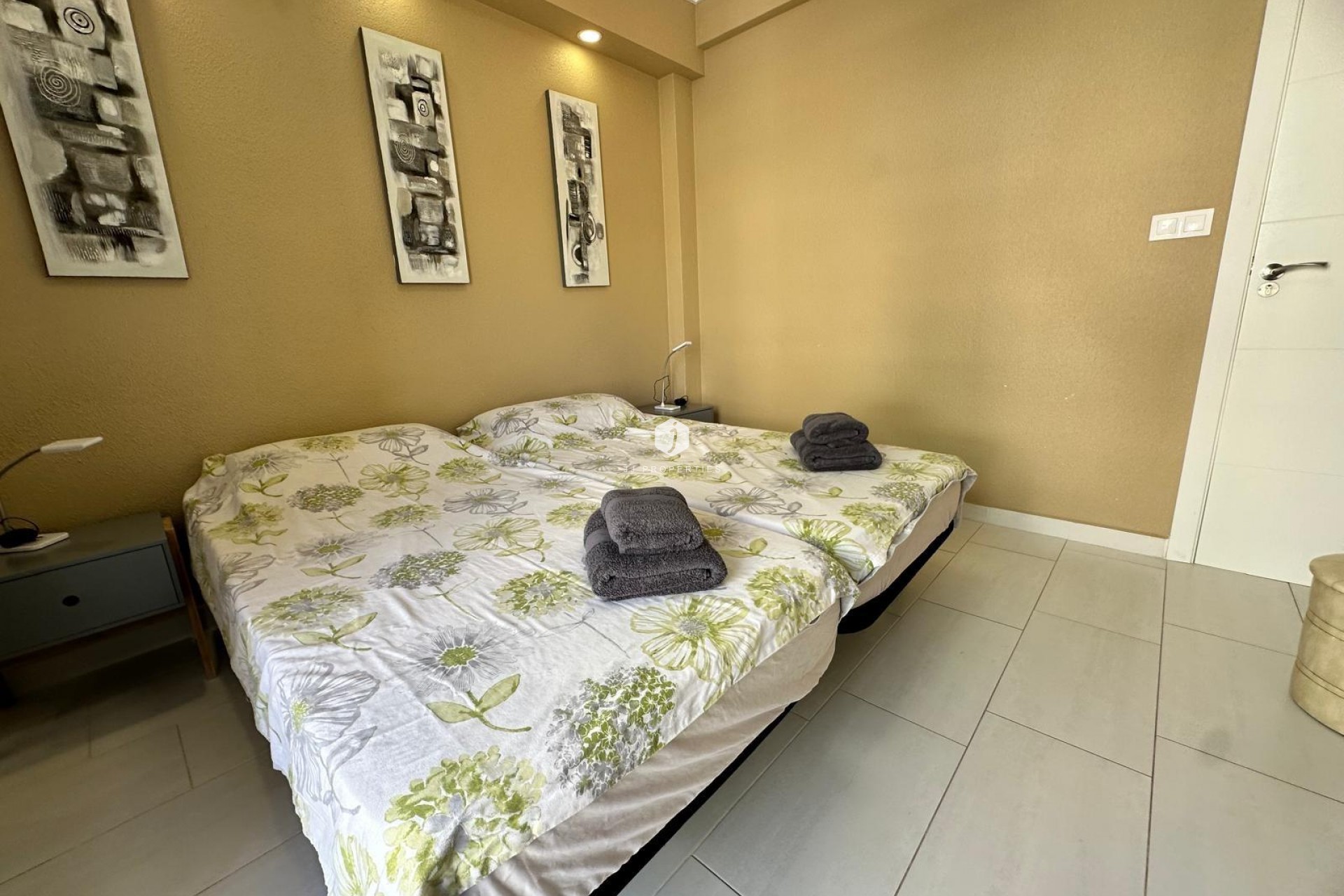Aus zweiter Hand - Wohnung -
Torrevieja - Paseo maritimo