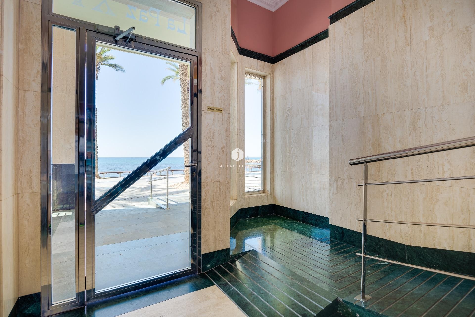 Aus zweiter Hand - Wohnung -
Torrevieja - Paseo maritimo