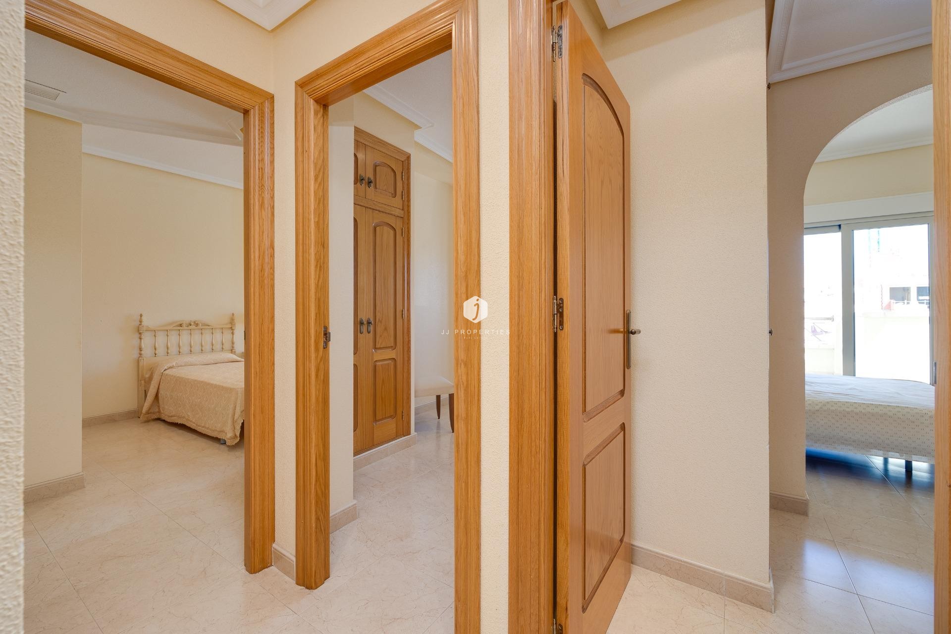 Aus zweiter Hand - Wohnung -
Torrevieja - Paseo maritimo