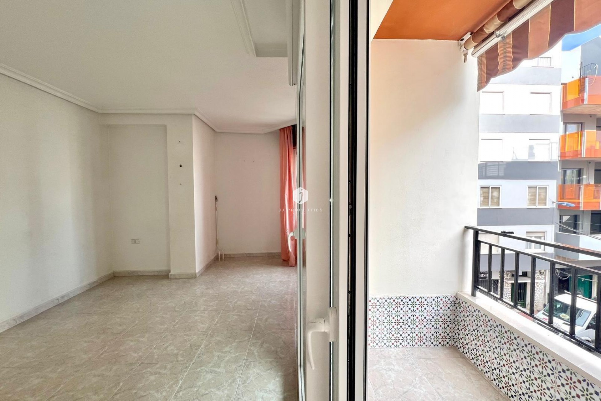 Aus zweiter Hand - Wohnung -
Torrevieja - Paseo maritimo