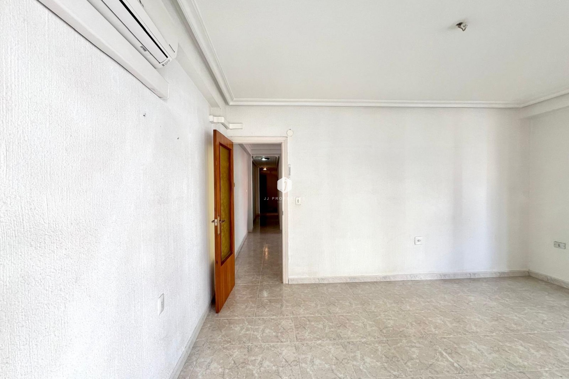 Aus zweiter Hand - Wohnung -
Torrevieja - Paseo maritimo