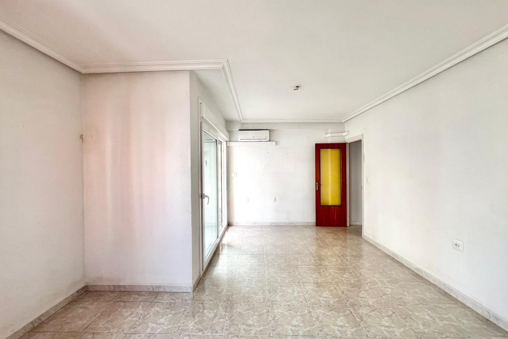 Aus zweiter Hand - Wohnung -
Torrevieja - Paseo maritimo