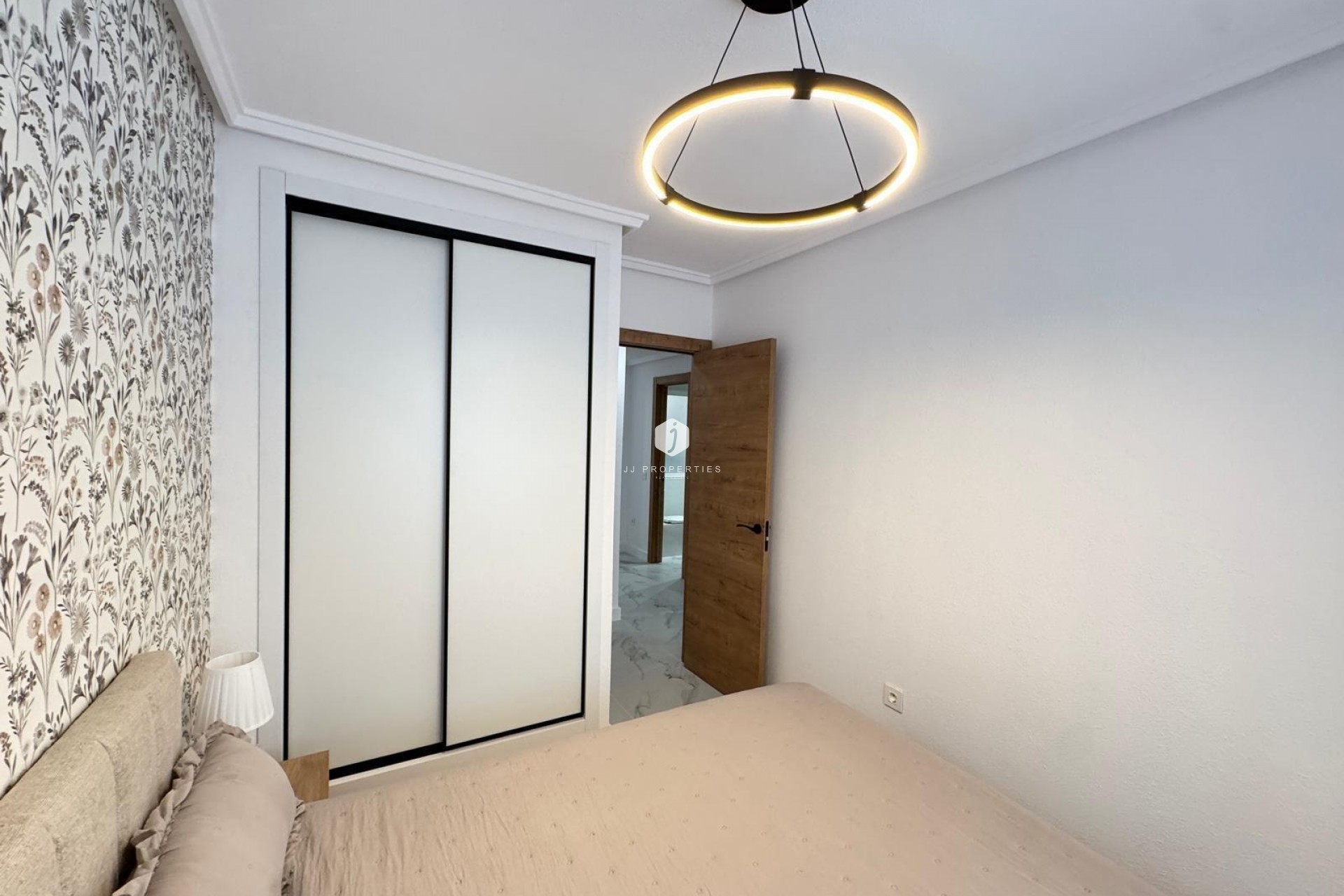 Aus zweiter Hand - Wohnung -
Torrevieja - Playa de los Locos