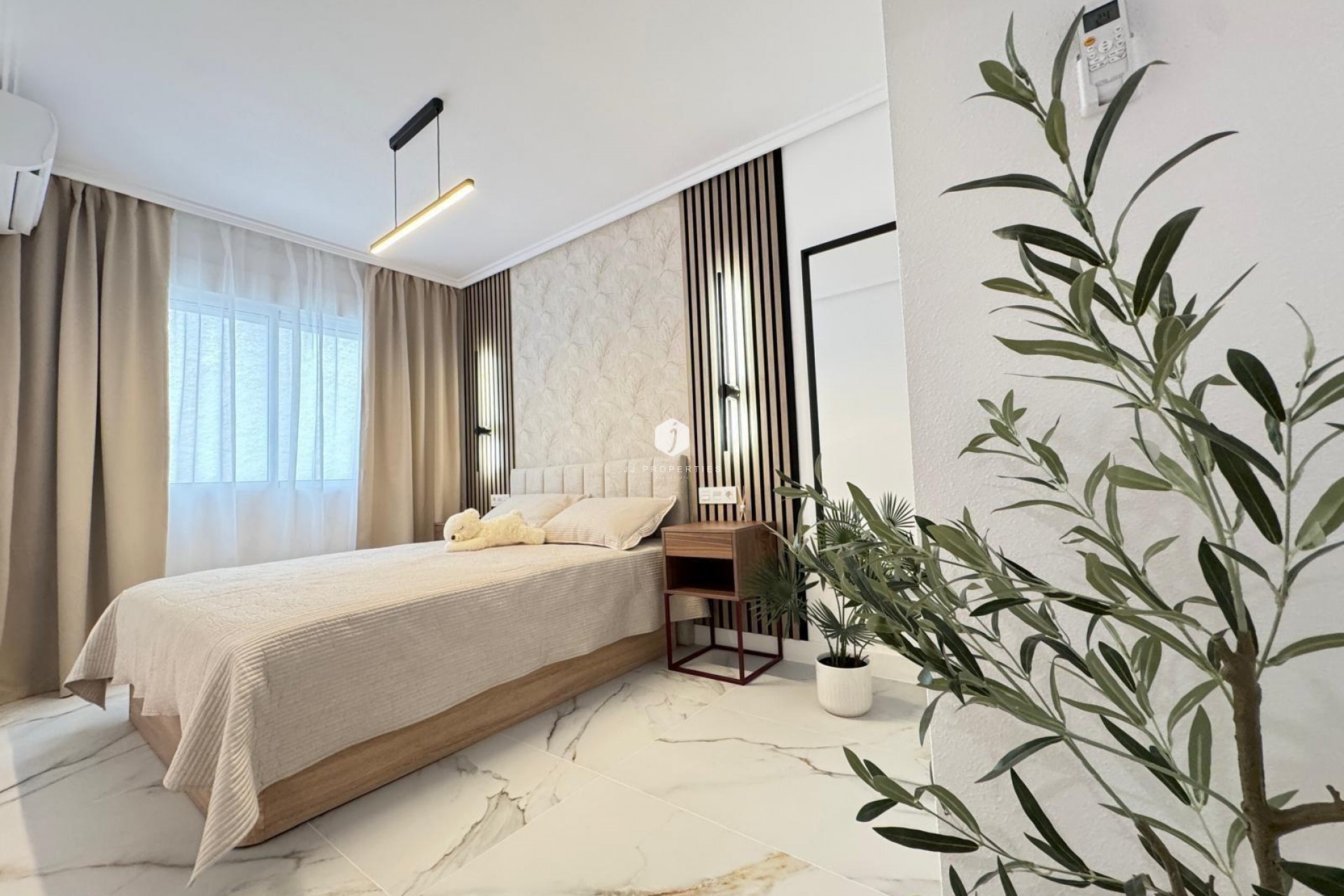 Aus zweiter Hand - Wohnung -
Torrevieja - Playa de los Locos