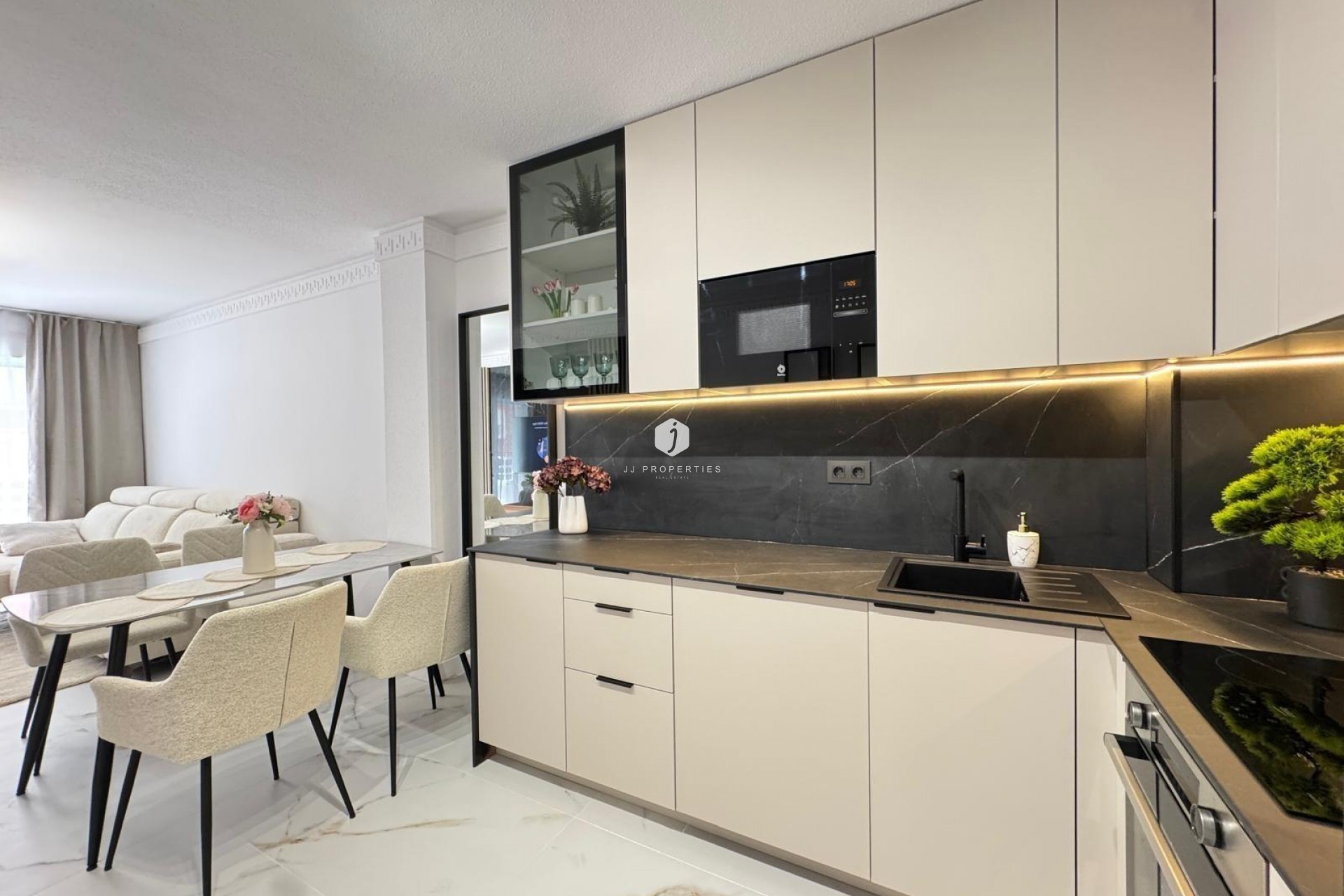 Aus zweiter Hand - Wohnung -
Torrevieja - Playa de los Locos