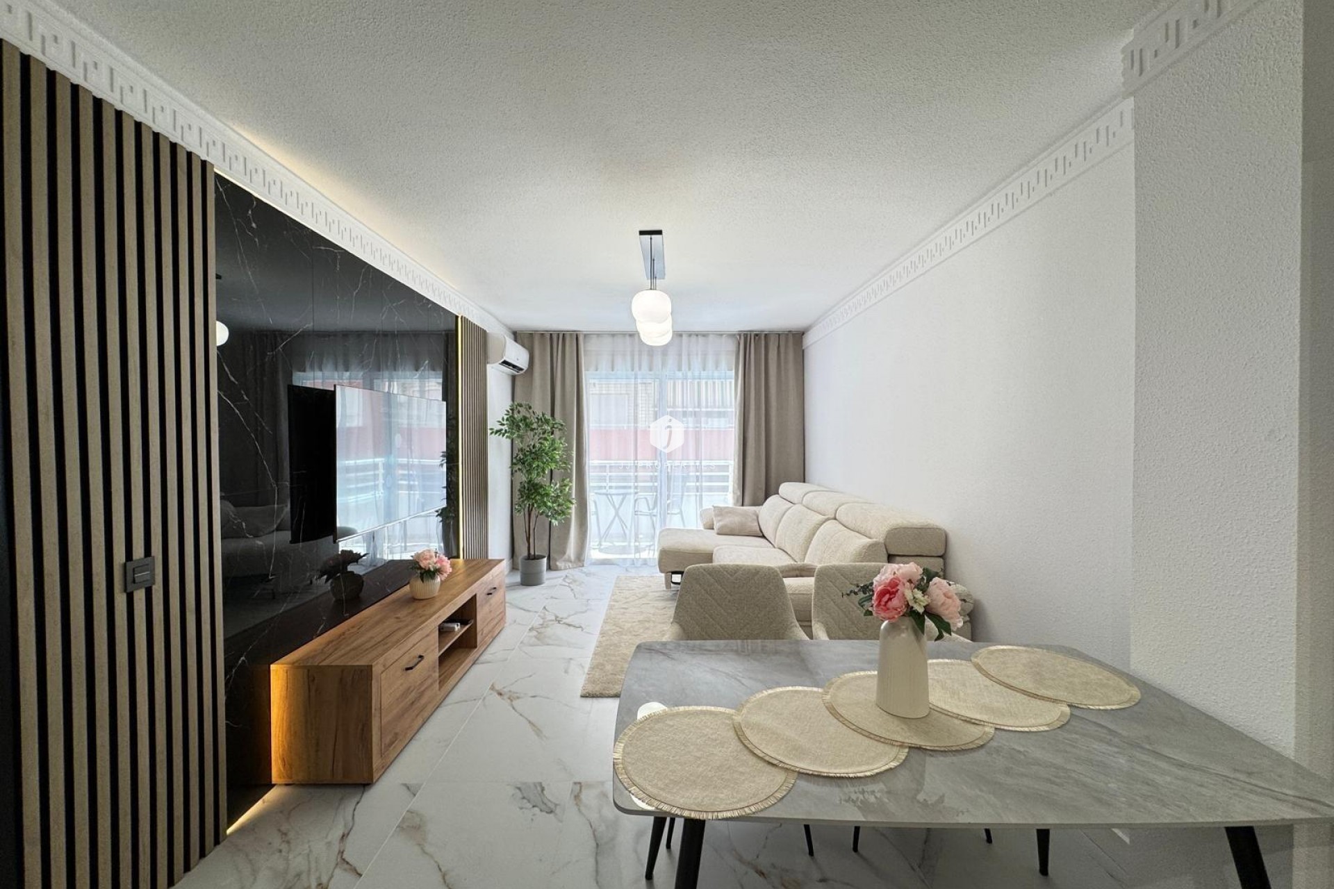 Aus zweiter Hand - Wohnung -
Torrevieja - Playa de los Locos