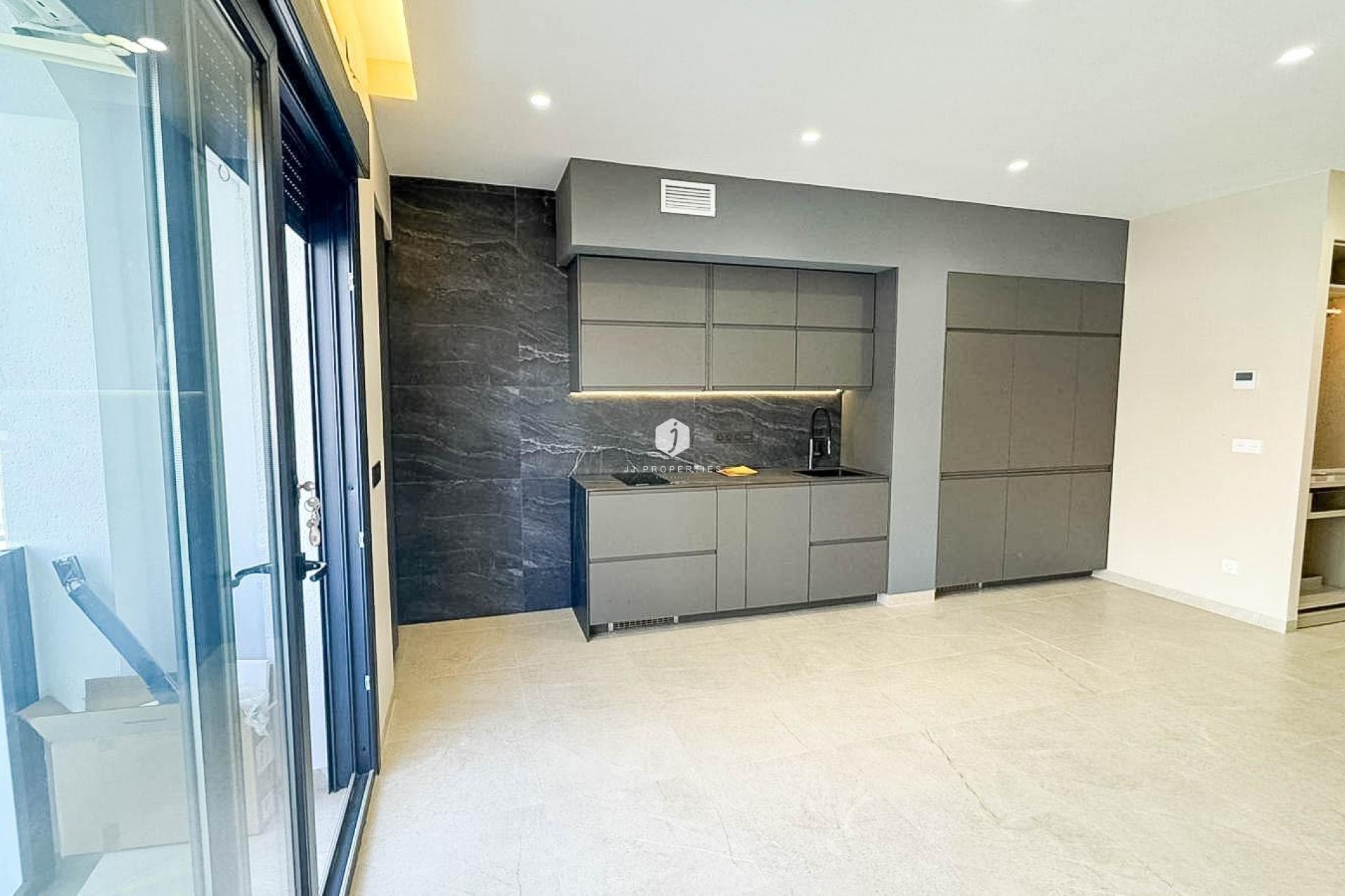 Aus zweiter Hand - Wohnung -
Torrevieja - Playa de los Locos