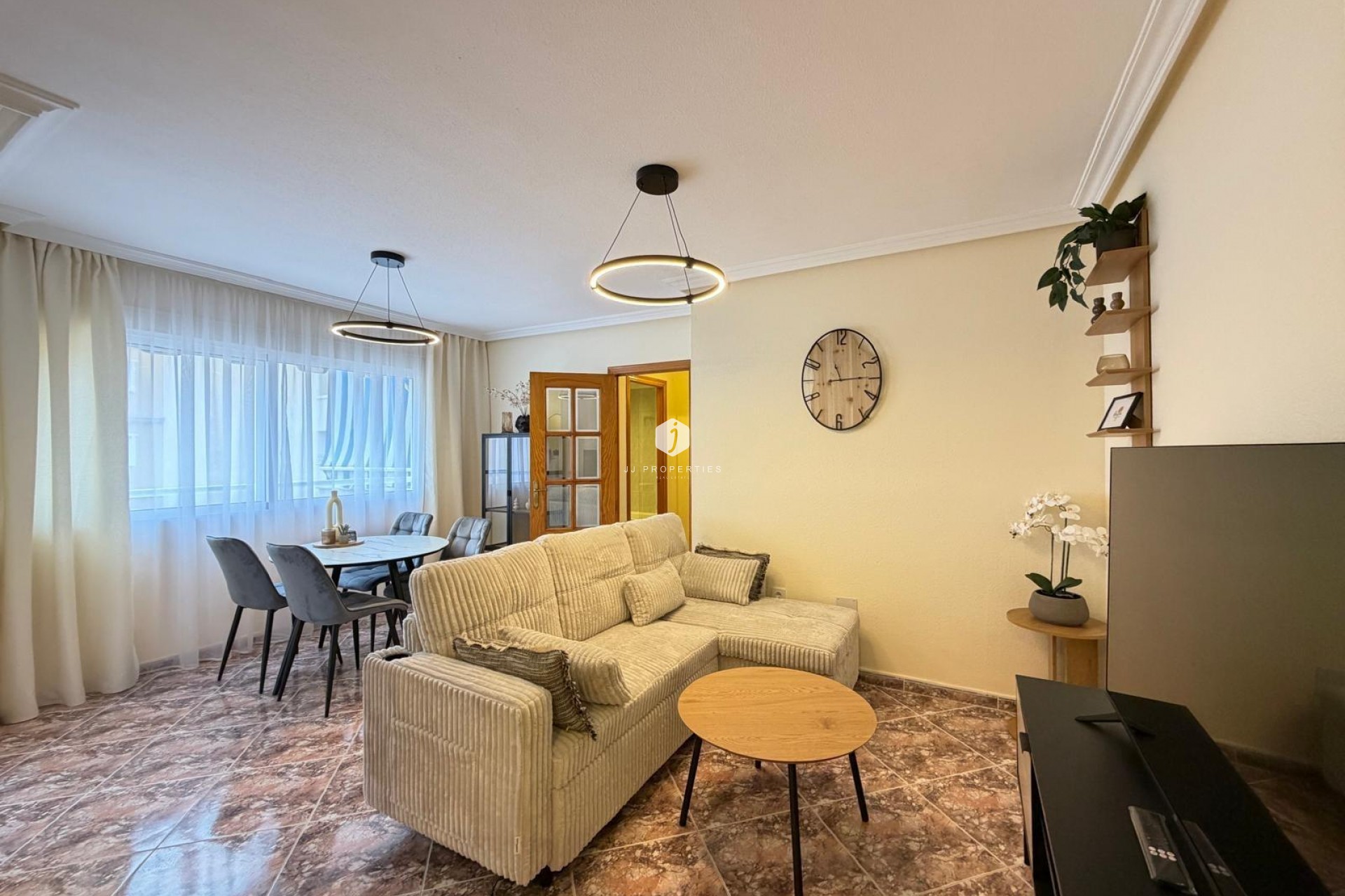Aus zweiter Hand - Wohnung -
Torrevieja - Playa de los Locos