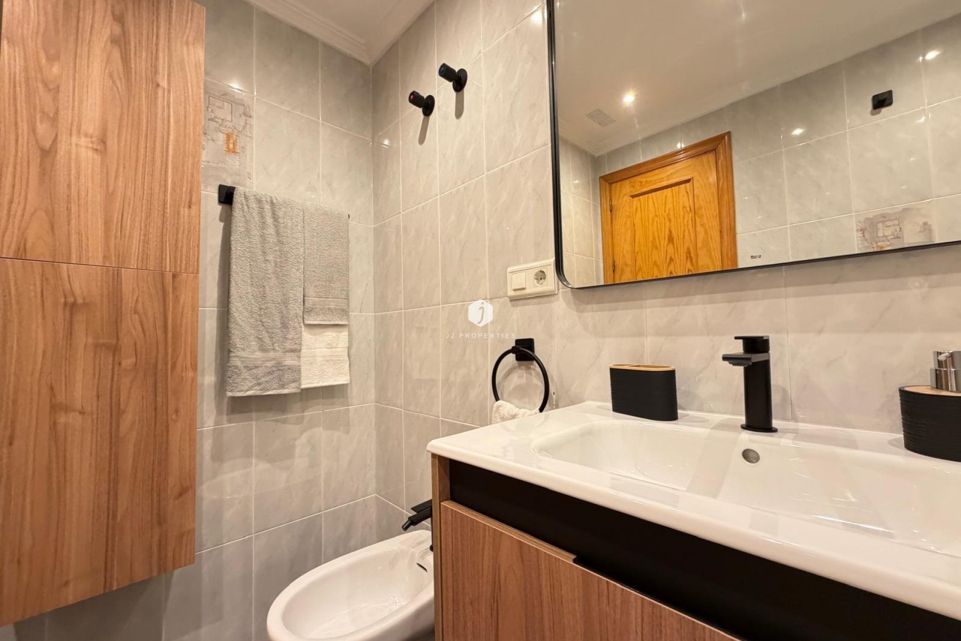Aus zweiter Hand - Wohnung -
Torrevieja - Playa de los Locos
