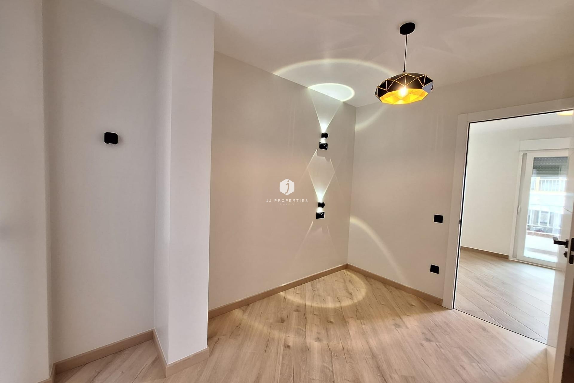 Aus zweiter Hand - Wohnung -
Torrevieja - Playa de los Locos