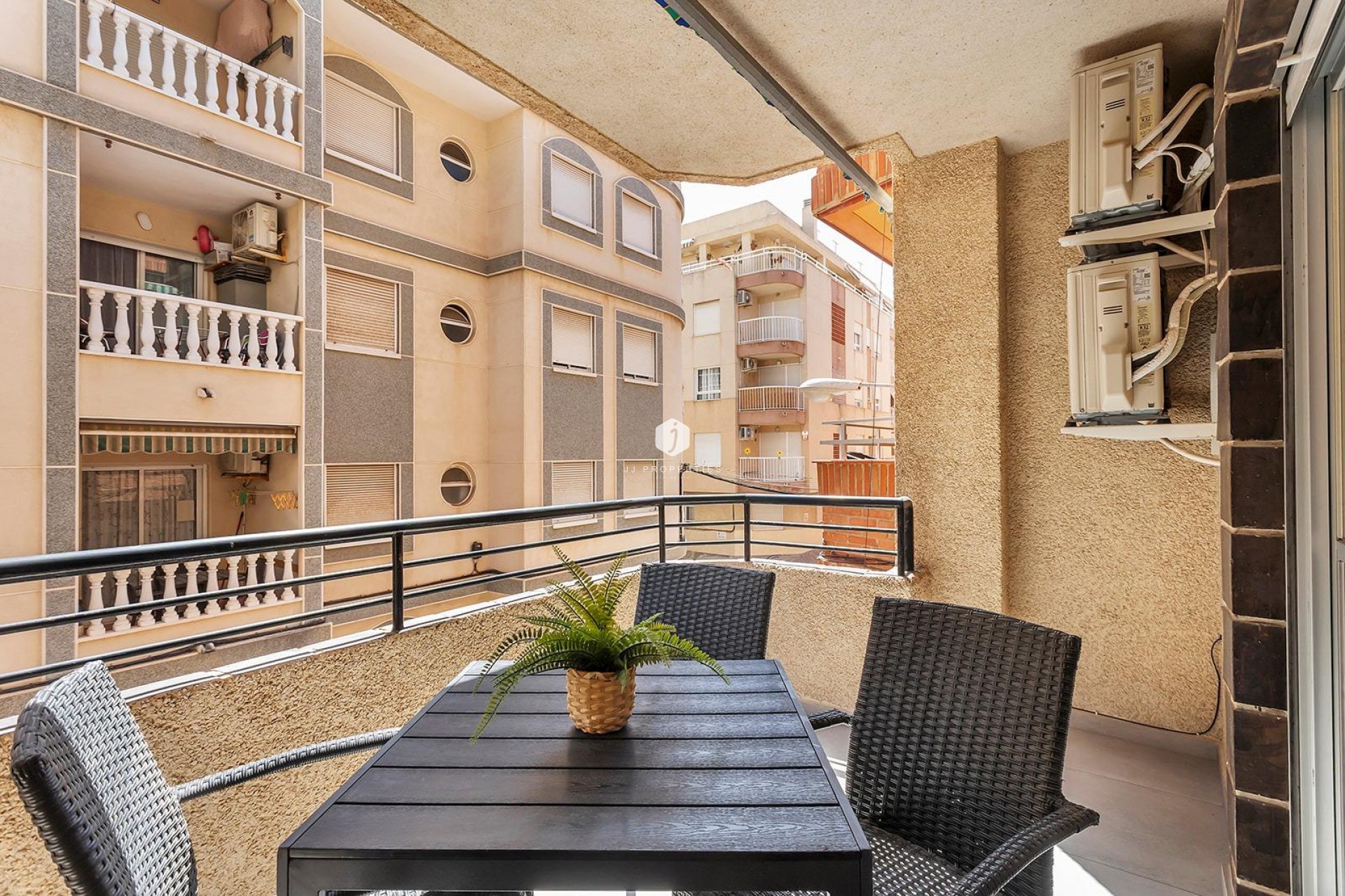 Aus zweiter Hand - Wohnung -
Torrevieja - Playa de los Locos