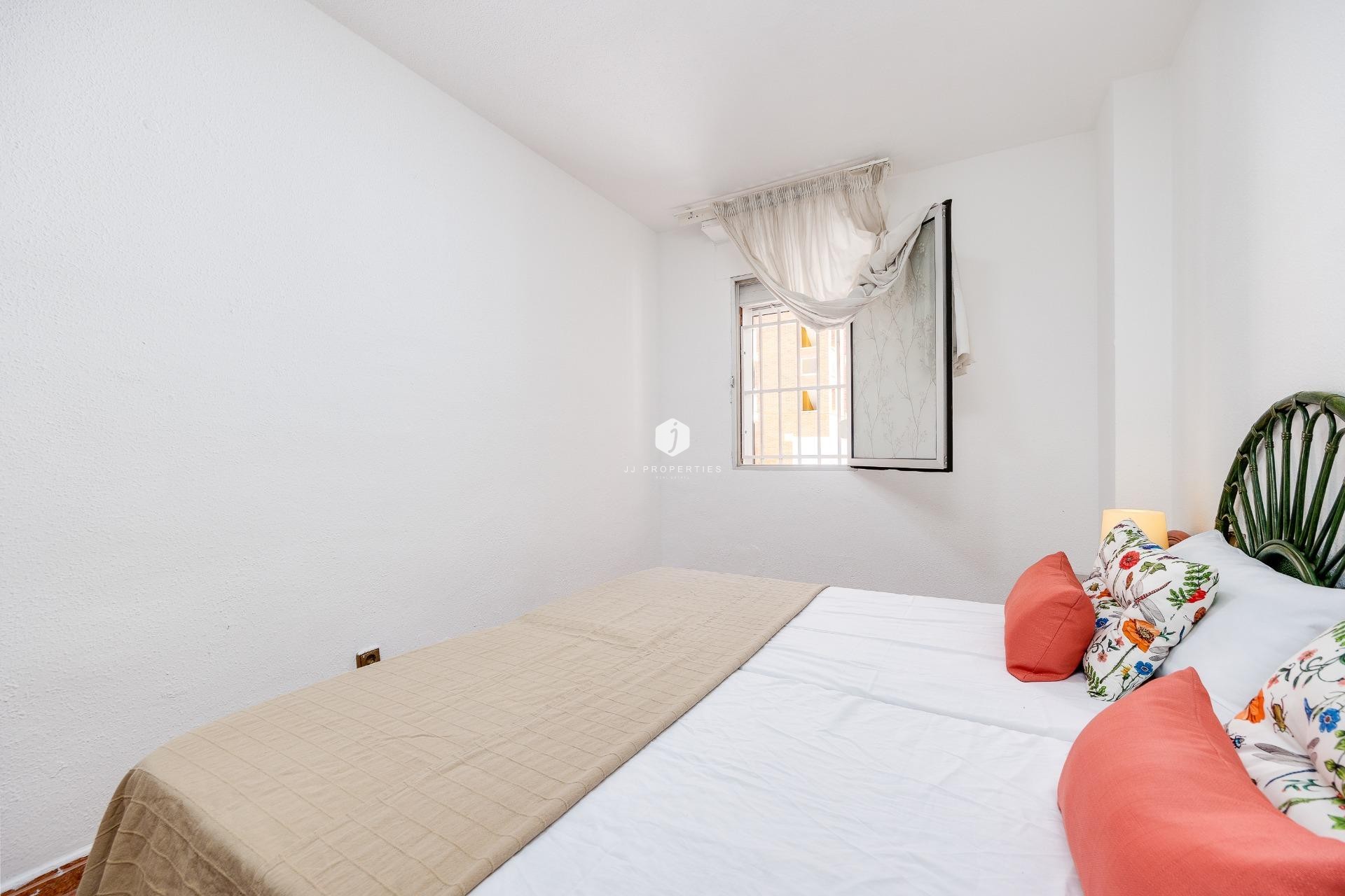 Aus zweiter Hand - Wohnung -
Torrevieja - Playa de los Naufragos