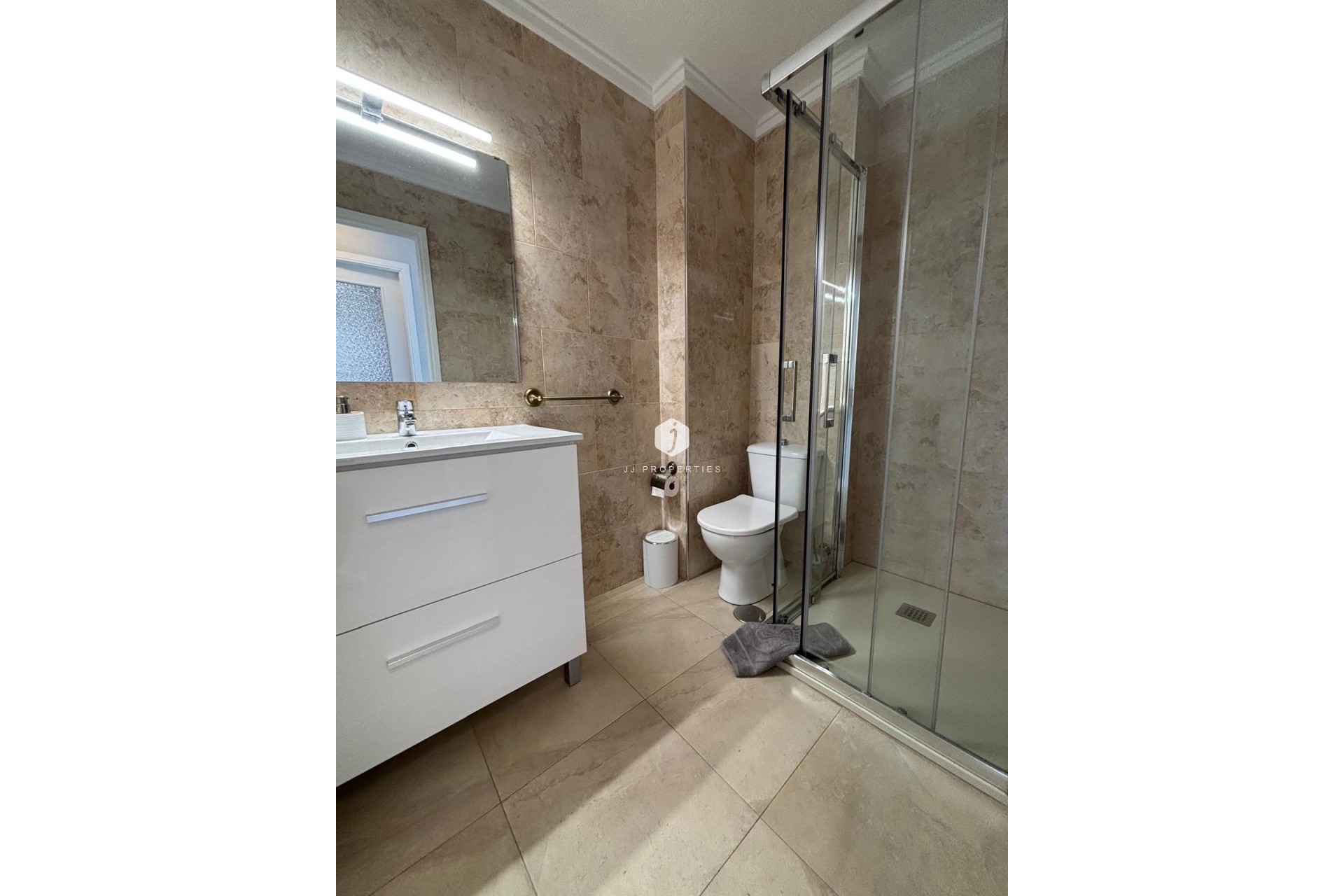 Aus zweiter Hand - Wohnung -
Torrevieja - Playa de los Naufragos