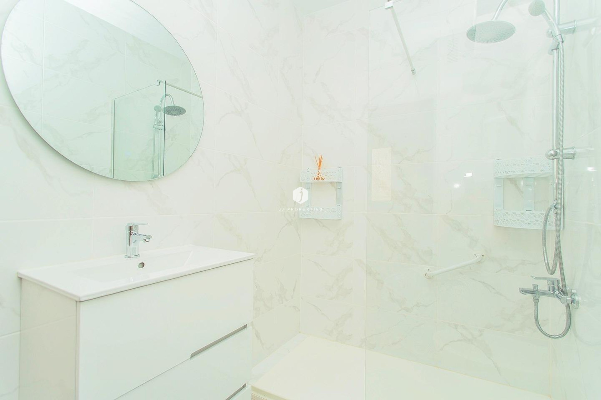 Aus zweiter Hand - Wohnung -
Torrevieja - Playa del Cura