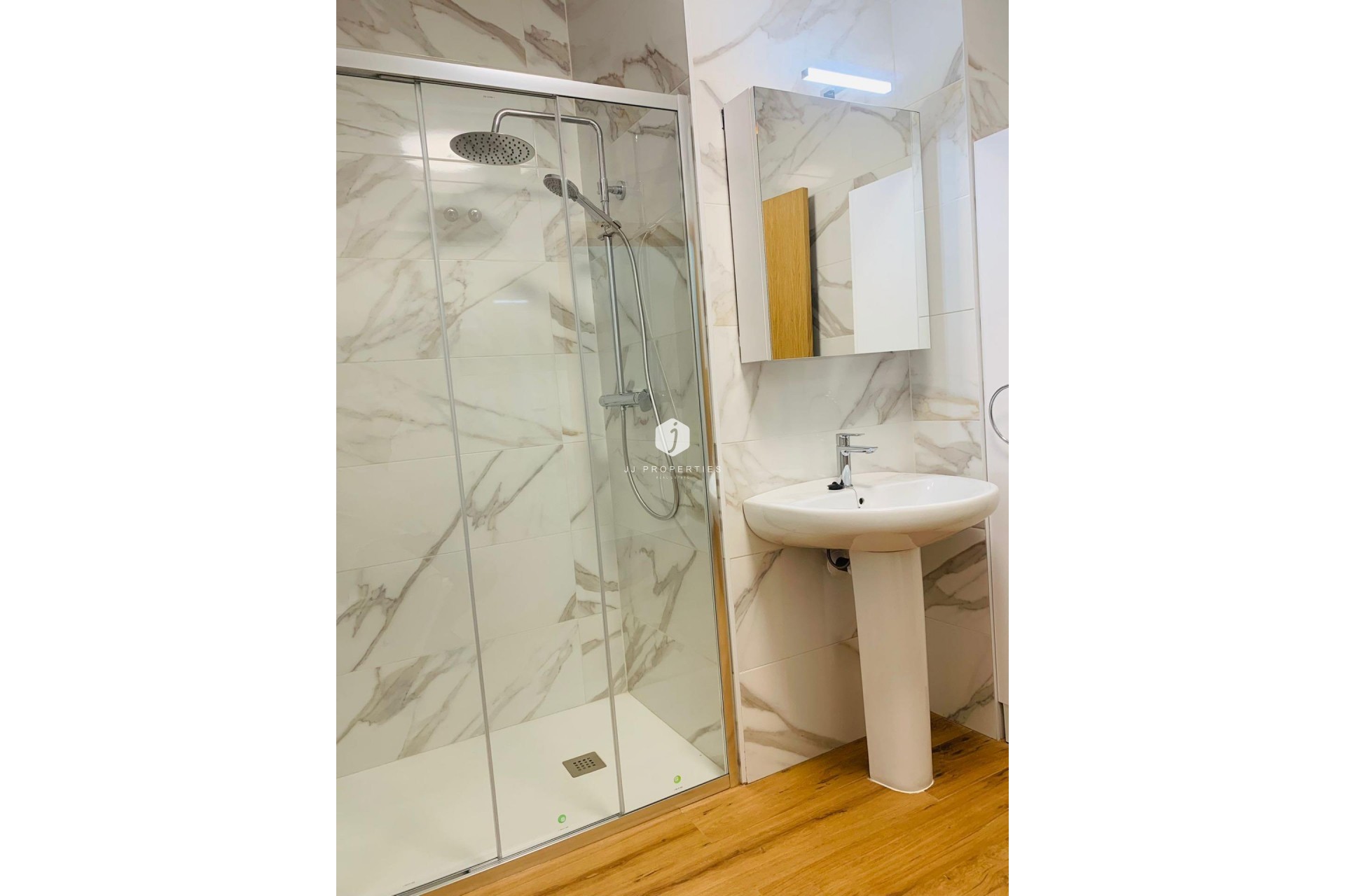 Aus zweiter Hand - Wohnung -
Torrevieja - Playa del Cura