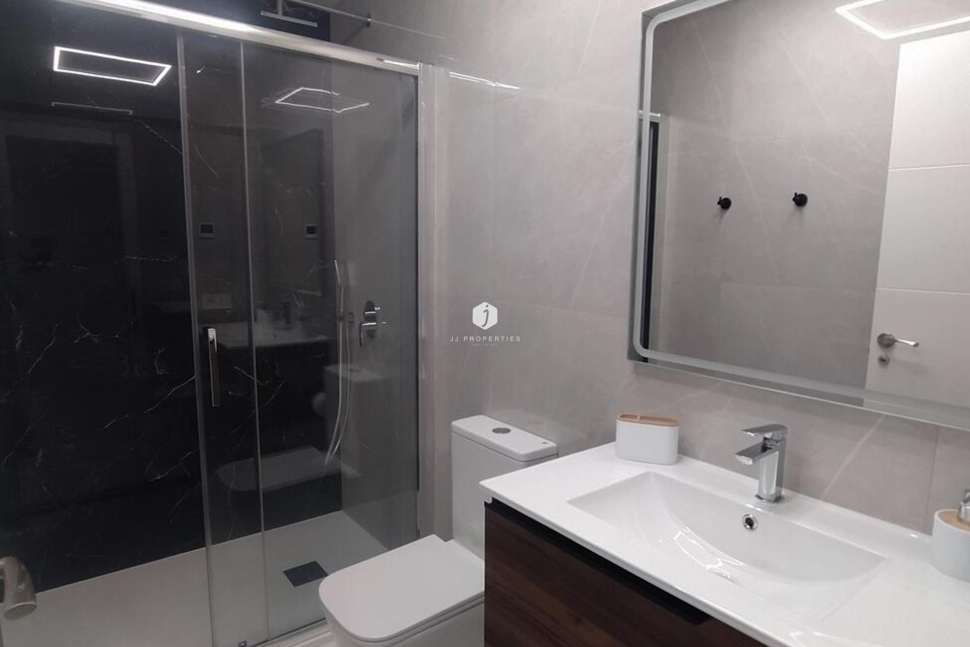 Aus zweiter Hand - Wohnung -
Torrevieja - Playa del Cura