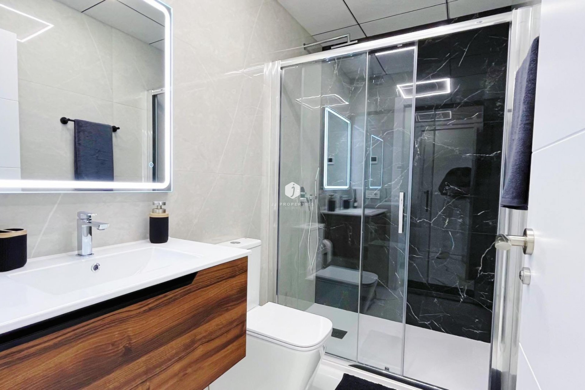 Aus zweiter Hand - Wohnung -
Torrevieja - Playa del Cura