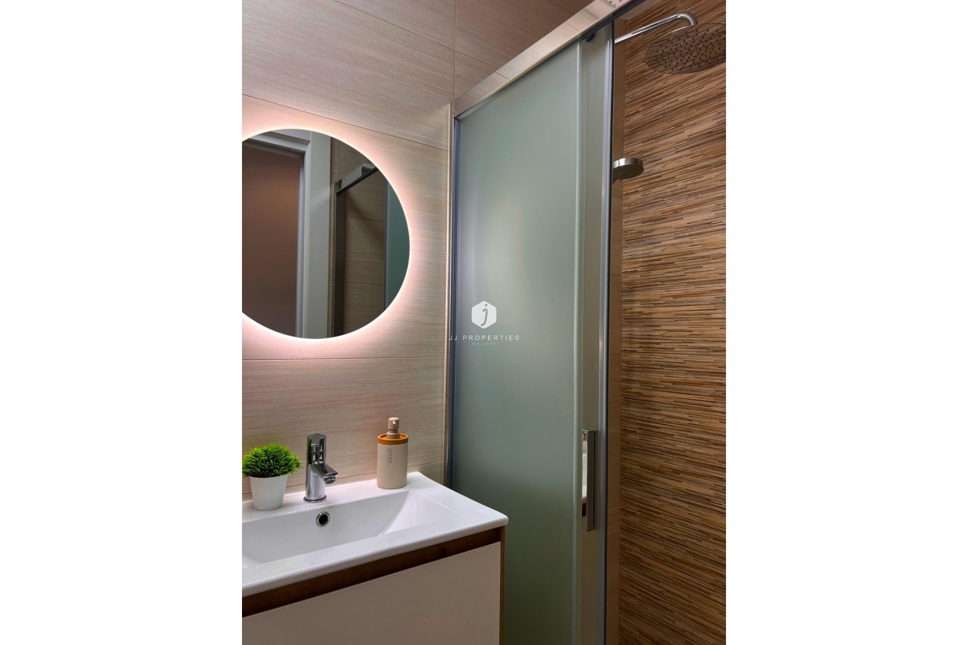 Aus zweiter Hand - Wohnung -
Torrevieja - Playa del Cura