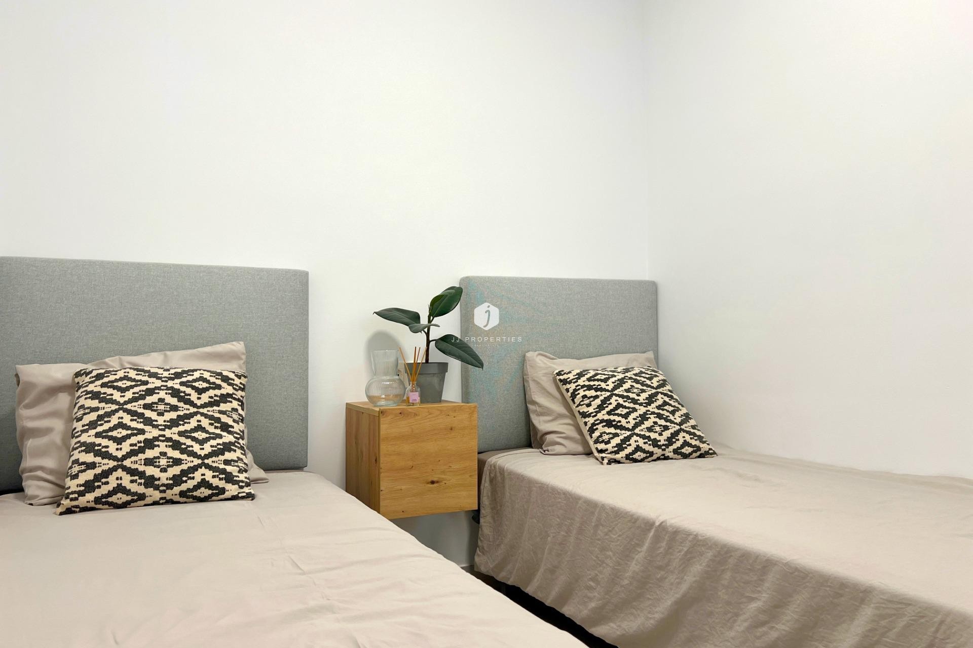 Aus zweiter Hand - Wohnung -
Torrevieja - Playa del Cura