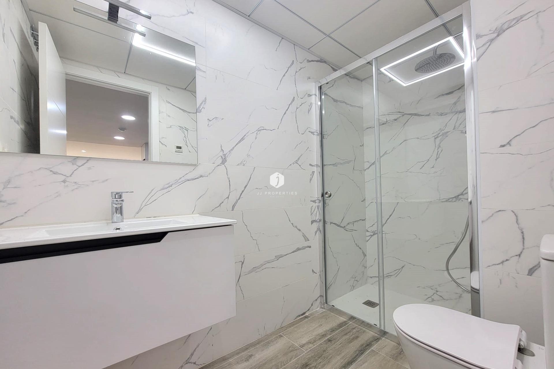 Aus zweiter Hand - Wohnung -
Torrevieja - Playa del Cura