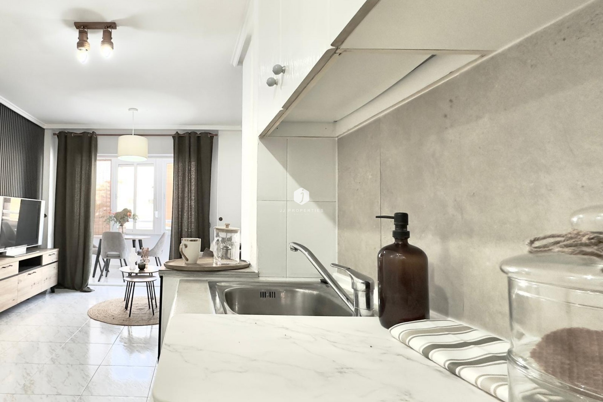 Aus zweiter Hand - Wohnung -
Torrevieja - Playa del Cura