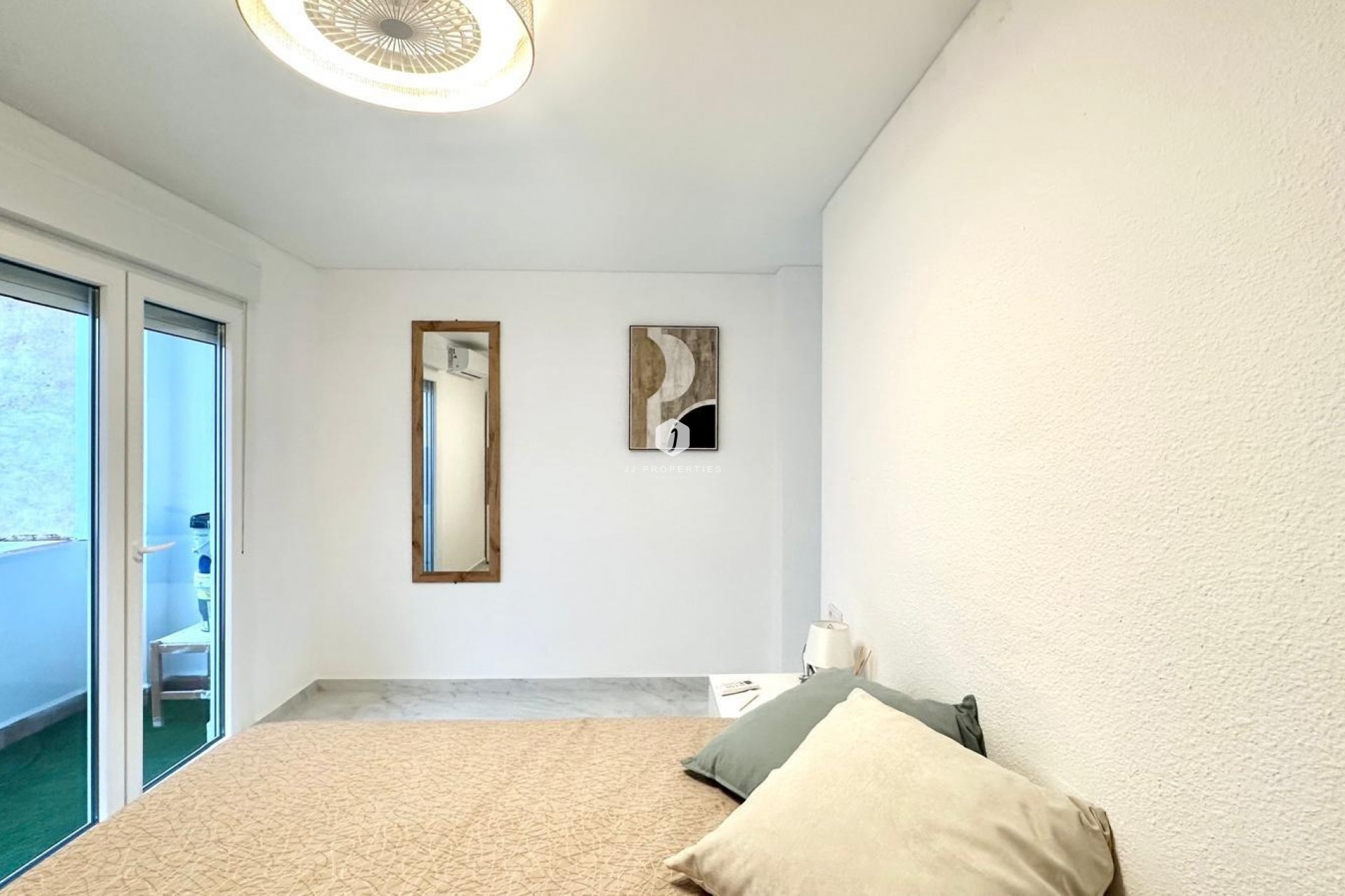 Aus zweiter Hand - Wohnung -
Torrevieja - Playa del Cura