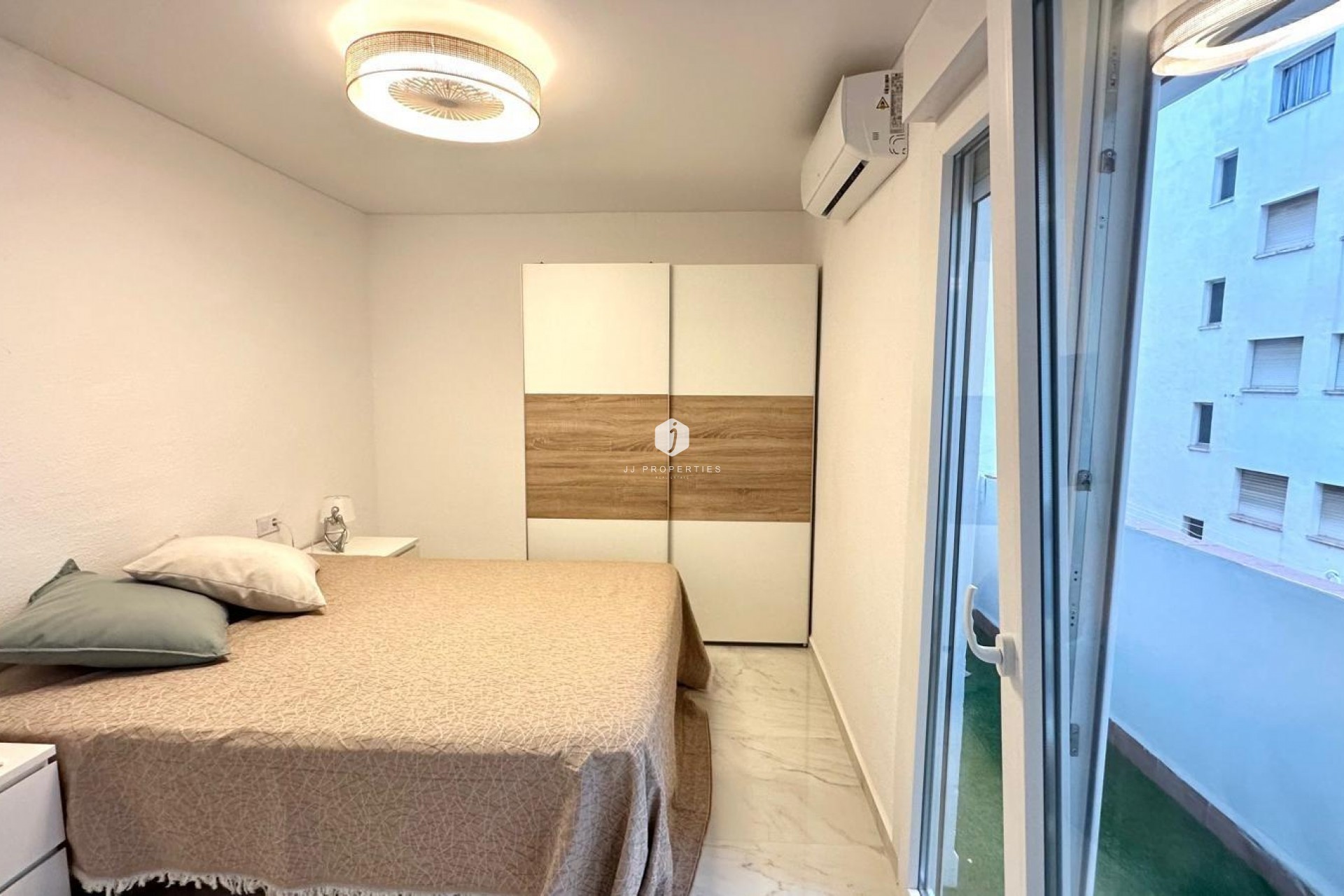 Aus zweiter Hand - Wohnung -
Torrevieja - Playa del Cura